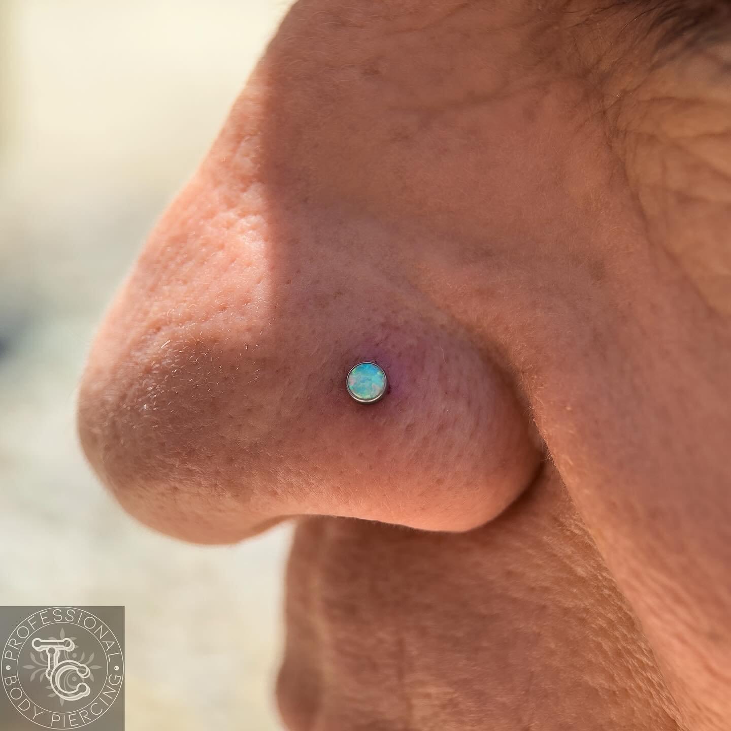 Nostril piercing from today! 

✨ Implant grade titanium 3mm Robin&rsquo;s Egg Opal cabochon end from @peoples_jewelry 
✨ Implant grade titanium labret post from @industrialstrength