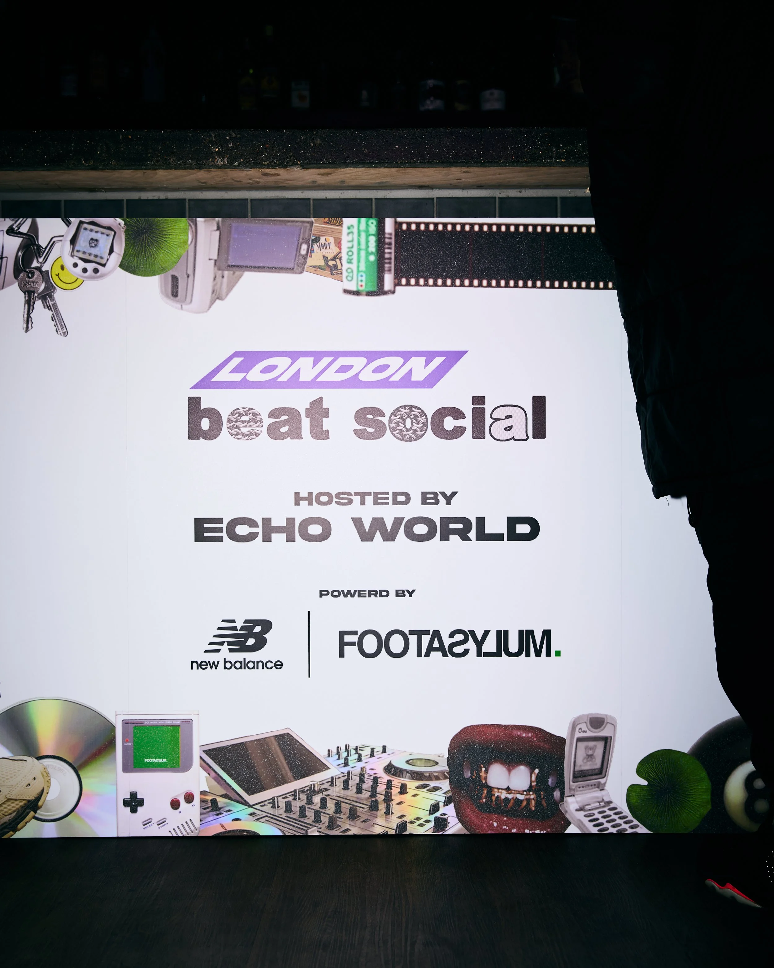 NBxECHO_WORLD_01.jpg