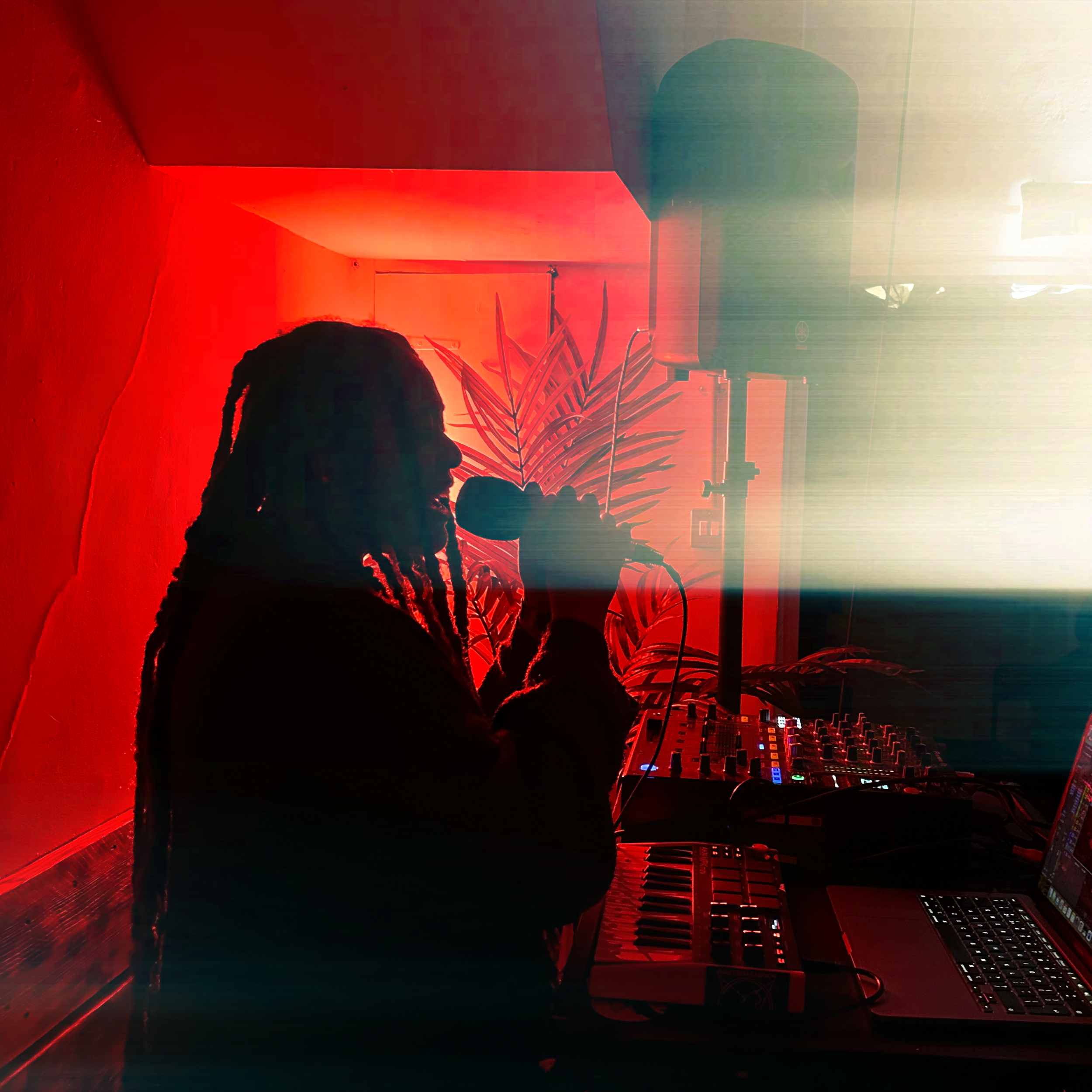 Garagechild in The Dalston Lounge, 2024 for the London Beat Social.