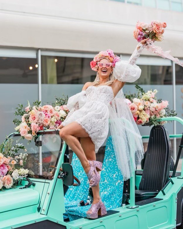 Its the &ldquo;Moke&rdquo; fun getaway car for your big day! 💒 

Did you know you can reserve the Minty Moke for special events, corporate events, parties, photoshoots and weddings and elopements!!? 

It&rsquo;s true, we would be thrilled to be a pa