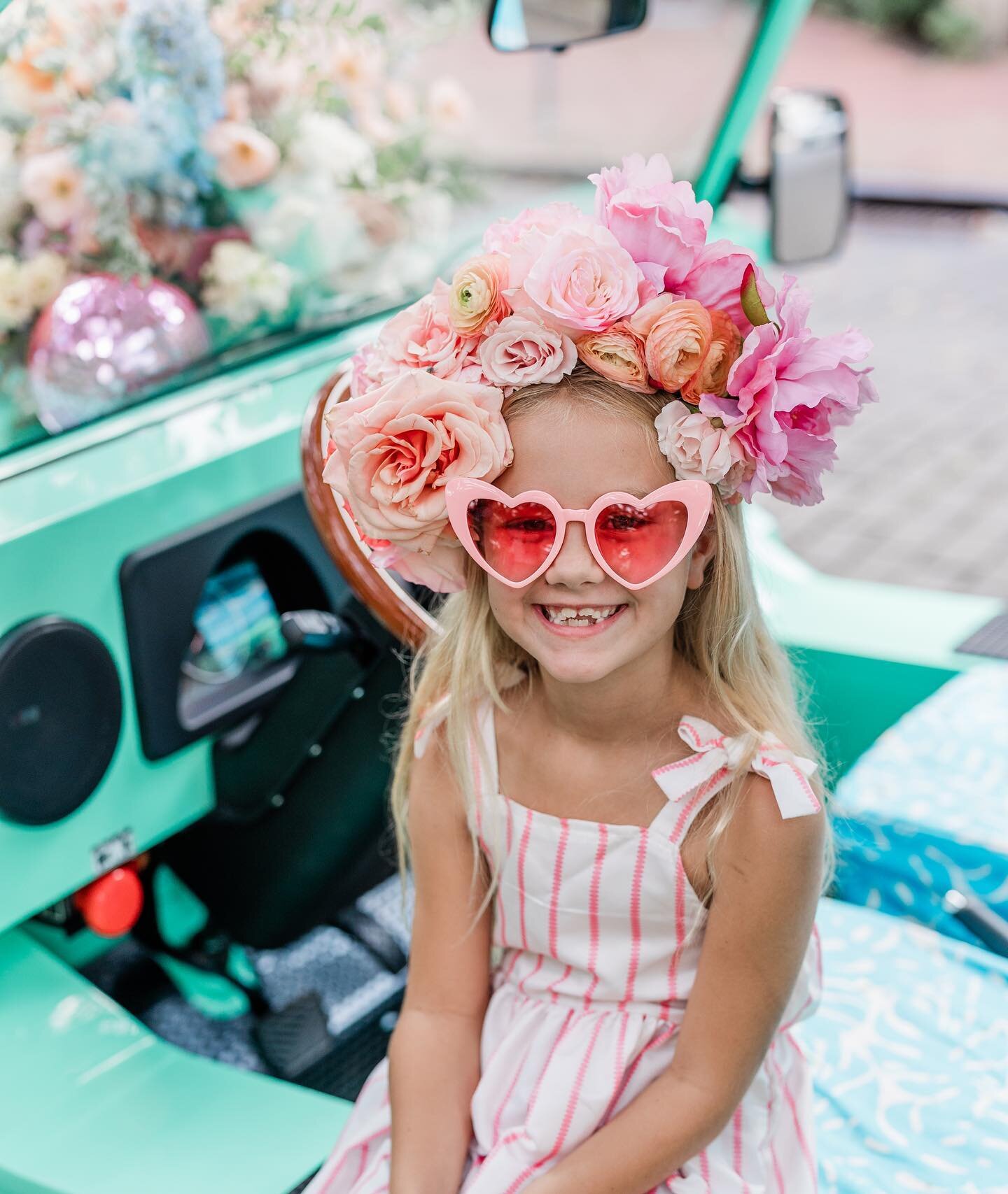 Dreams do come true 💫&hellip; you can rent our life size Barbie jeep aka The Minty Moke and you will most definitely look this fabulous cruising around town!!

Florals: @savannahflorist 
Planners/Dresses: @ivoryandbeau 
Photo: @aptbphoto 
Moke Renta
