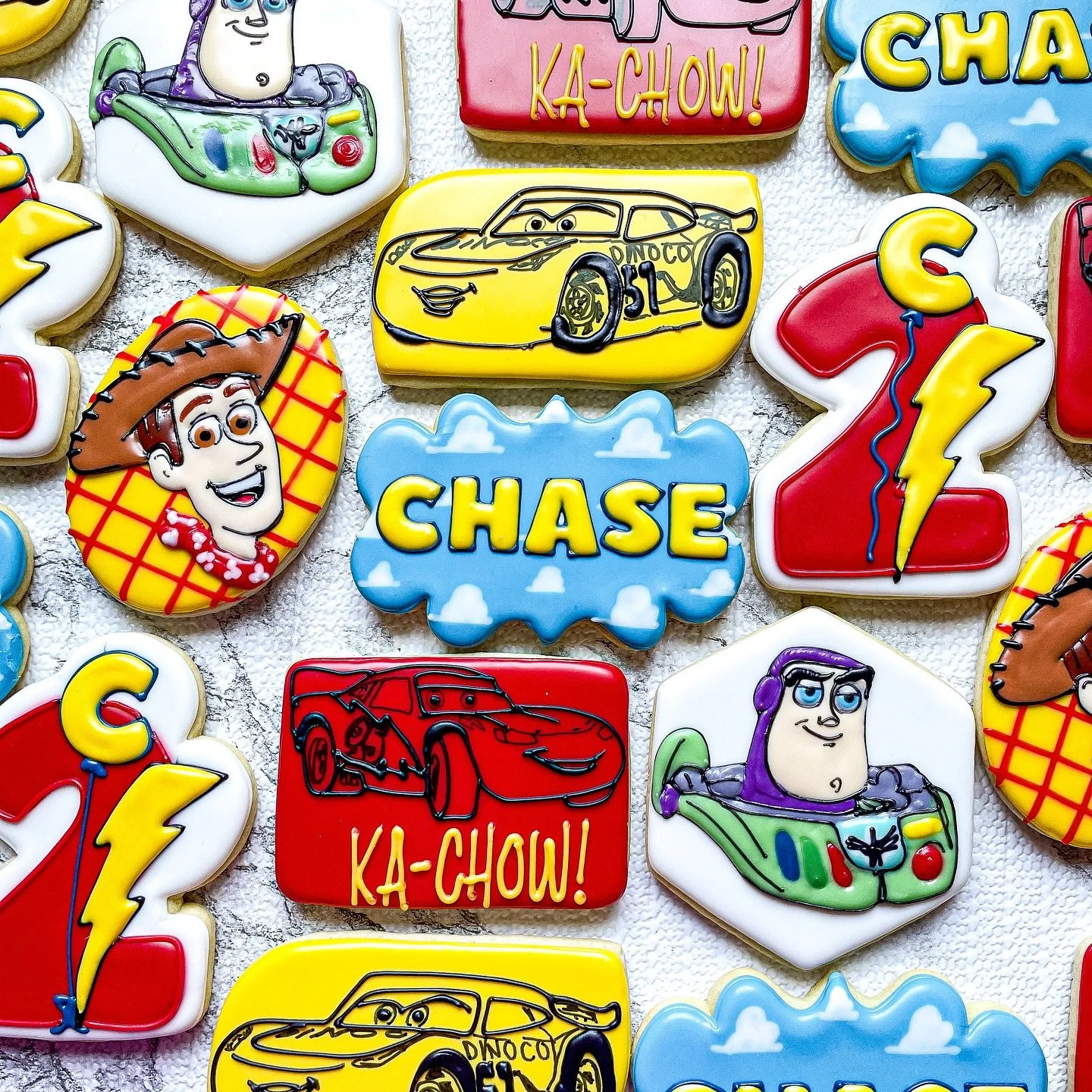Pixar cookies, when you can&rsquo;t decide which movie series you like better, you pick both! You&rsquo;ve got a friend in McQueen! Life is to infinity and beyond!

#cookiesbylyss #customcookies #cookieart #cookieartist #cookiecontent #decoratedcooki