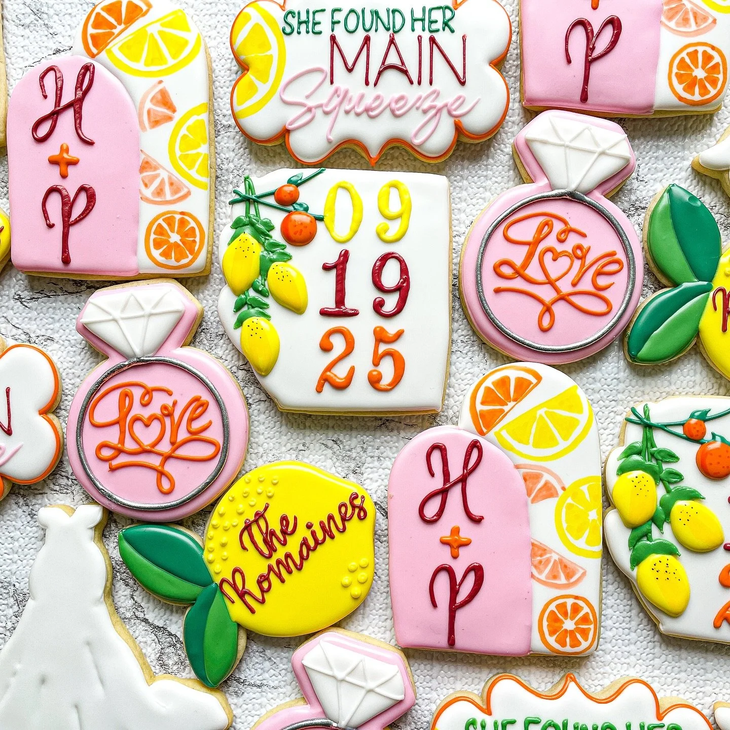 Happy Wedding Day, to Haleigh and Paulie! One of my best friends is celebrating her brothers marriage today. What a beautiful day to get married! 👰🏼&zwj;♀️🤵🏼
#cookiesbylyss #customcookies #cookieart #cookieartist #cookiecontent #decoratedcookies 