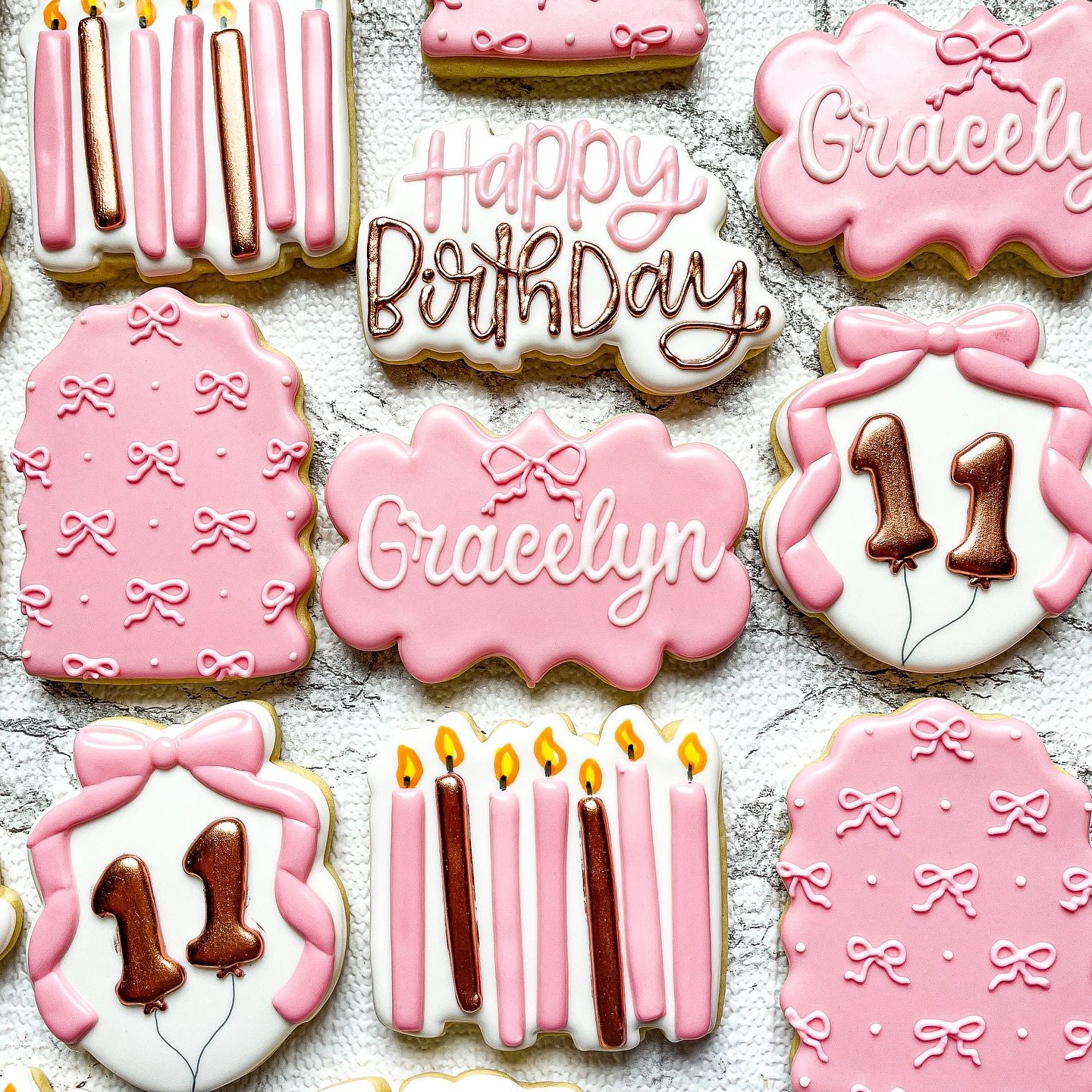 I want to be Gracelyn when I grow up 🎀 happy birthday to my eldest niece. 11 years of making cookies for this princess. 
#cookiesbylyss #customcookies #cookieart #cookieartist #cookiecontent #decoratedcookies #glazecookies #cookies #cookiesofinstagr