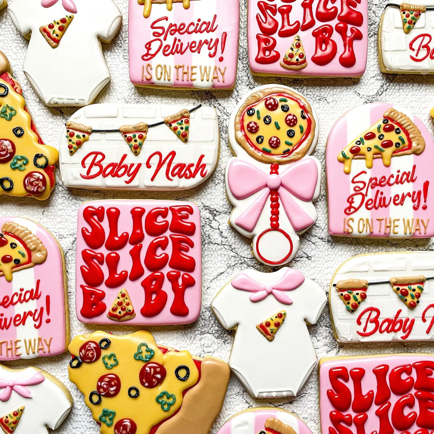 Ready for the next slice in life, if only you got free pizza every time you have a baby! 🍕🍼❤️
#cookiesbylyss #babyshowercookies #sliceslicebabycookies #pizzababyshowercookies #specialdeliverycookies