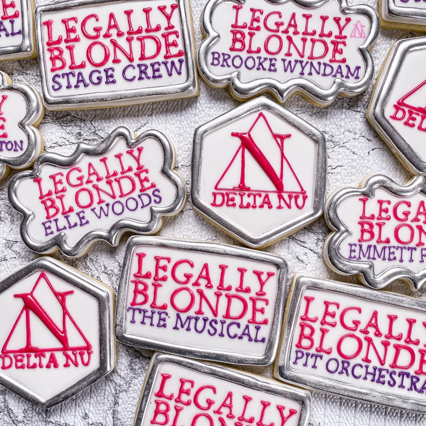 What? Like it&rsquo;s hard??? 
Happy Show Weekend to the cast of Legally Blonde the Musical at LCMR! 🎭🎀👩🏼&zwj;💼🎶
#cookiesbylyss #legallyblondethemusical #legallyblondecookies #musicalcookies