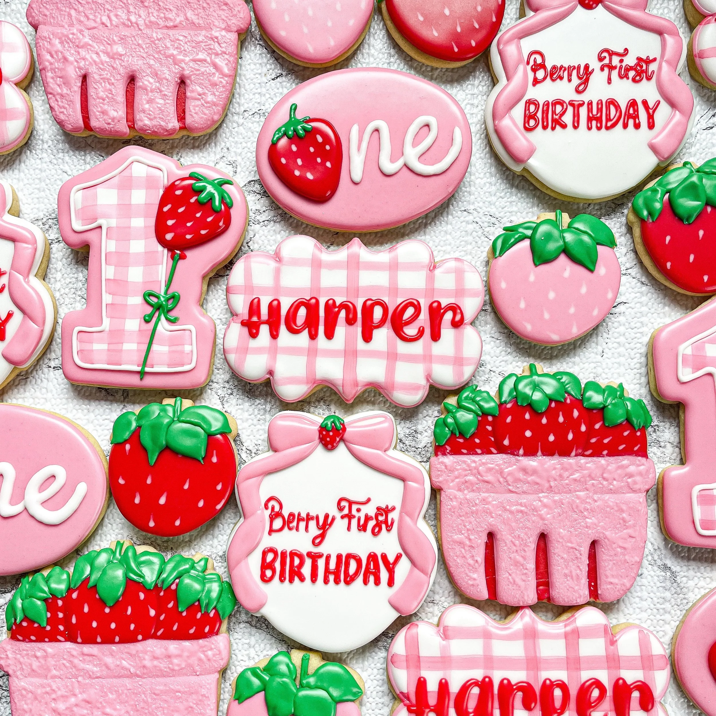 Celebrate any birthday with Cookies by Lyss! Always customized to your theme and colors. 🍓🎀
#cookiesbylyss #customcookies #berryfirstbirthdaycookies #strawberrycookies #capemay