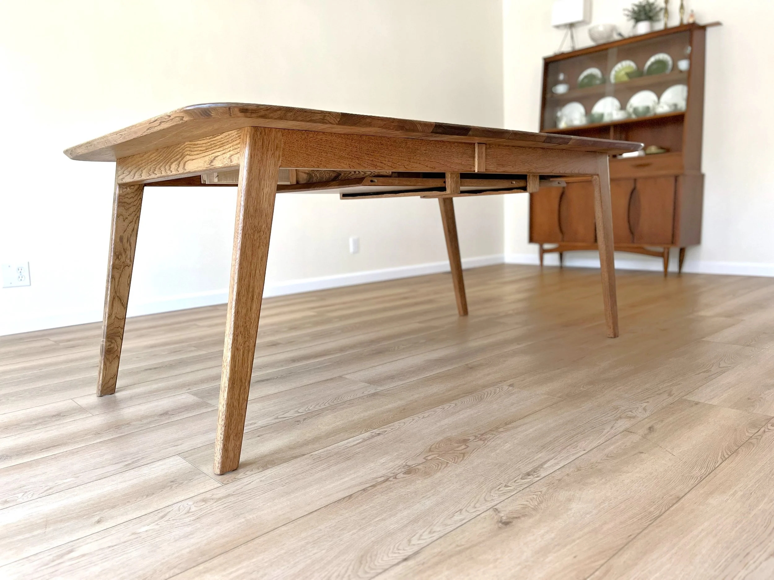 Voss Dining Table - Hickory