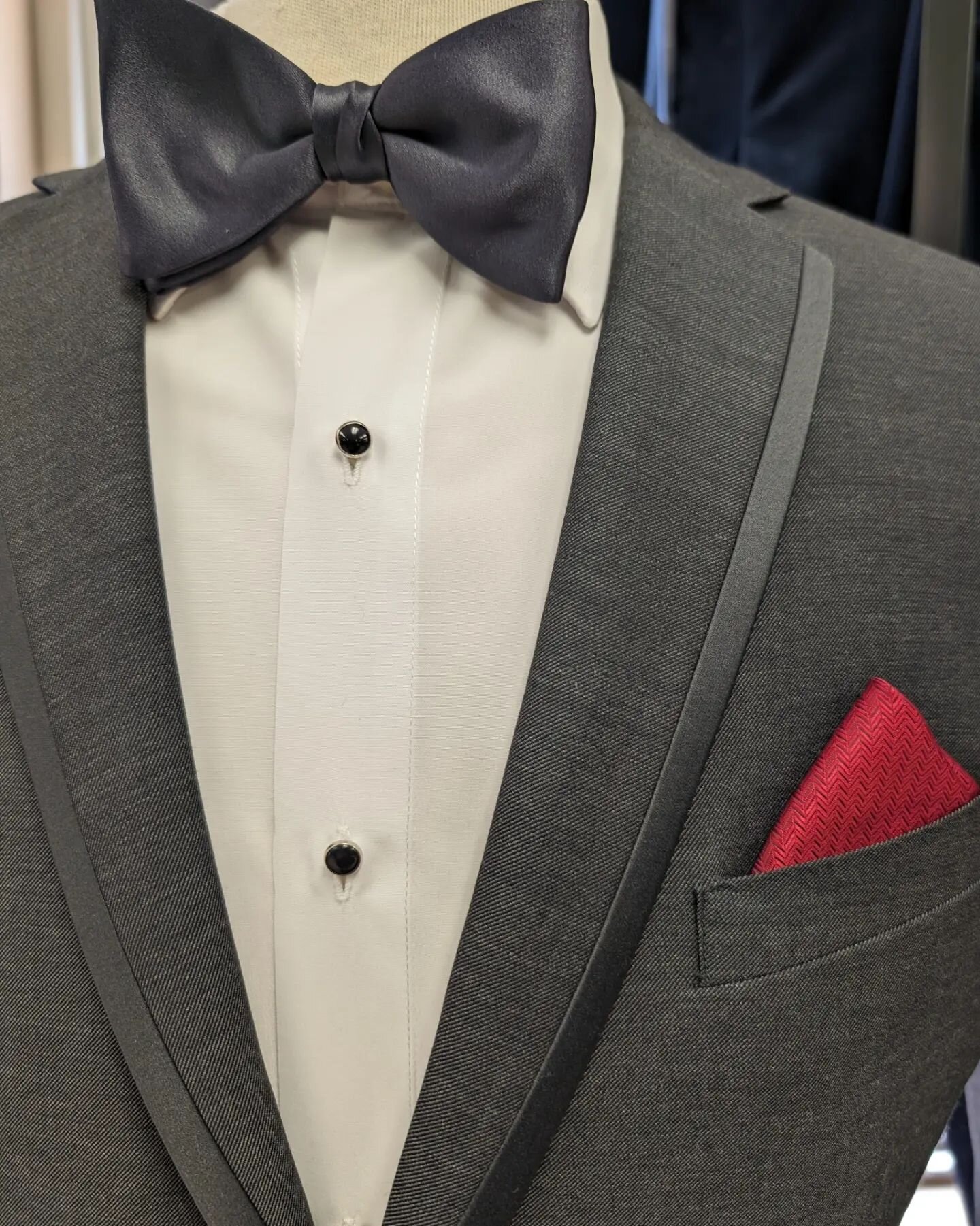 Introducing the all-new Charcoal Gray Sharkskin Tuxedo with a satin edge lapel now available in our showroom. 

We have every size IN STOCK from size 2 to size 66!!
#shoplocalbusiness