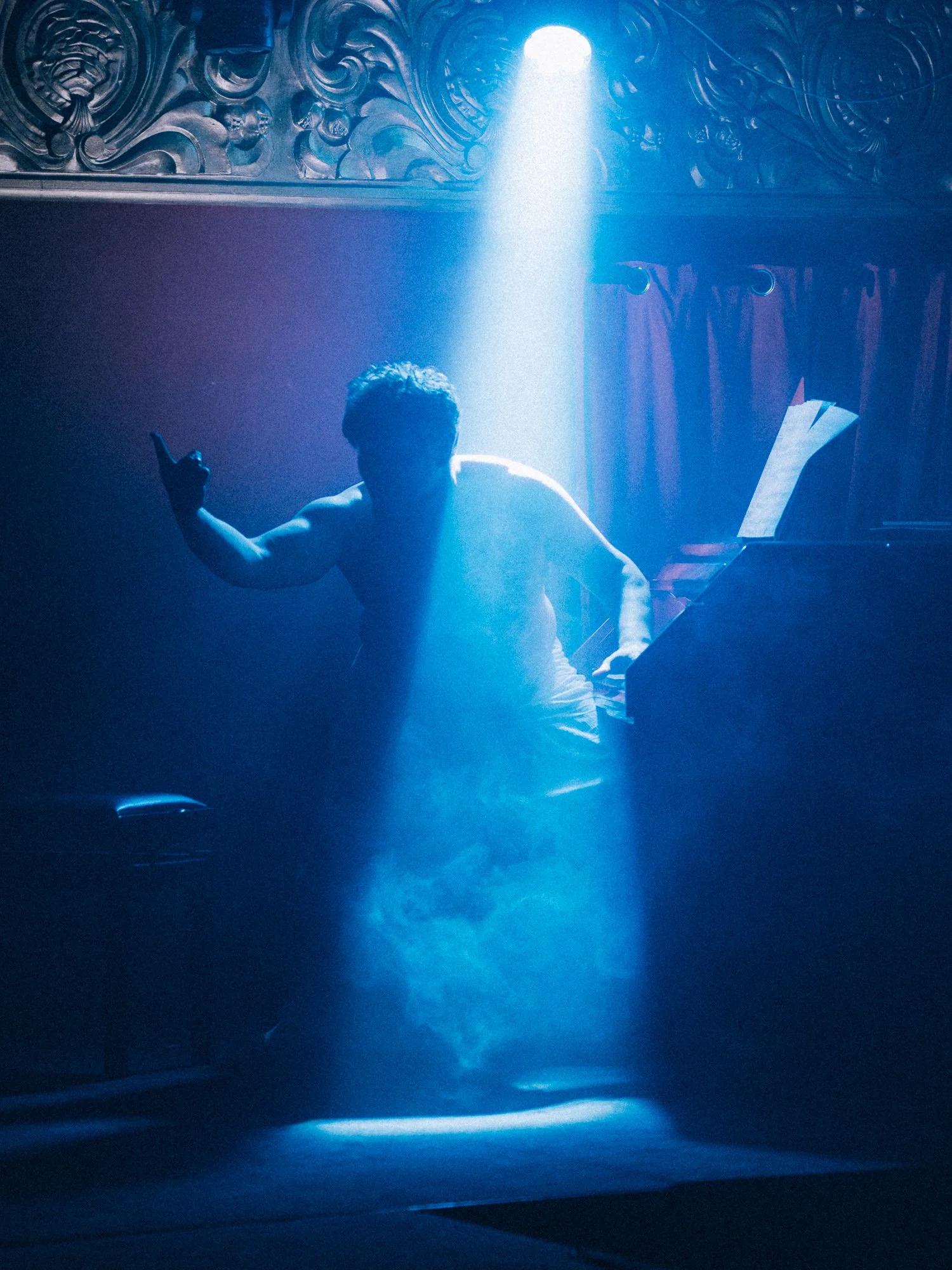 The Light Juggler. Director. Cabaret Cravache. Ballhaus CK '26 ©franziska_brodhun 