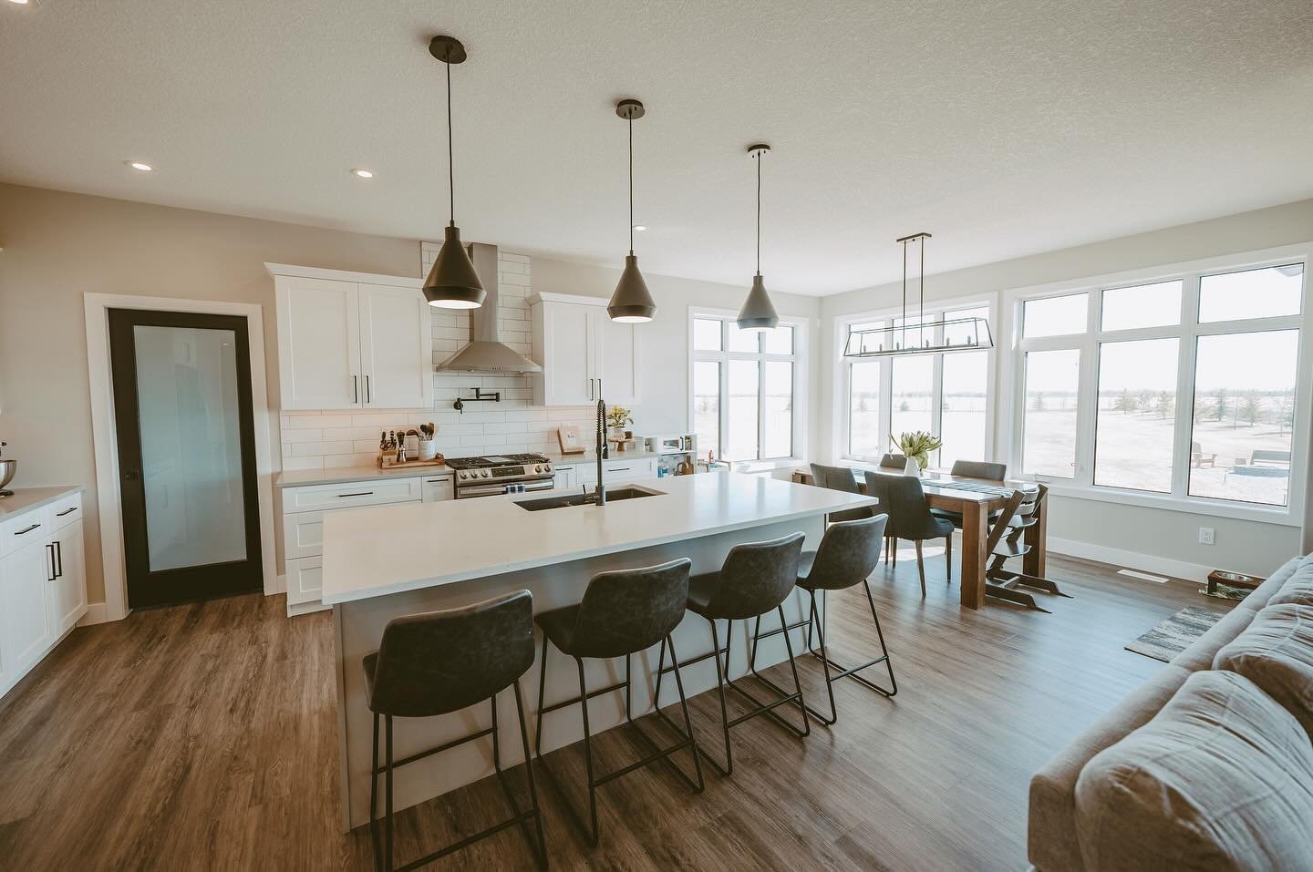 Not to brag, but our kitchens are so beautiful, they make other rooms jealous. 

Contact Cody today to start planning your new kitchen whether it&rsquo;s a renovation or a custom build!
📱: 780.668.9911
✉️: info@dansoncustomhomes.com
💻: www.dansoncu