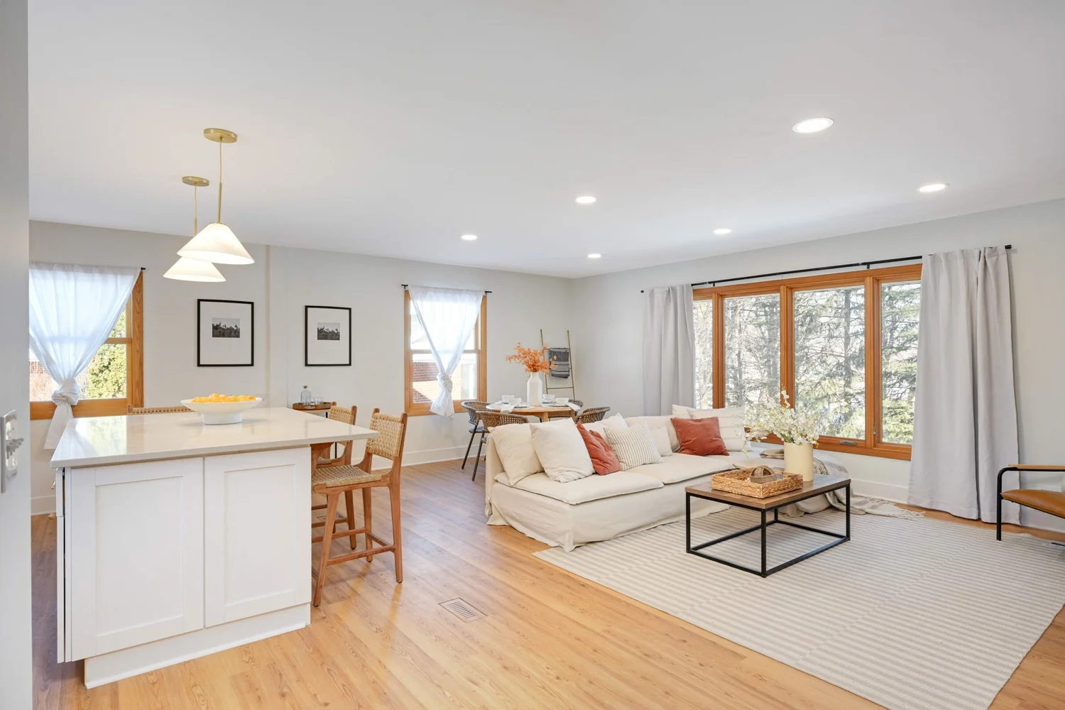 Valleyview — Living Room