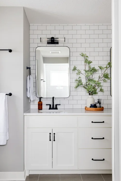 Dynamic — Master Bathroom