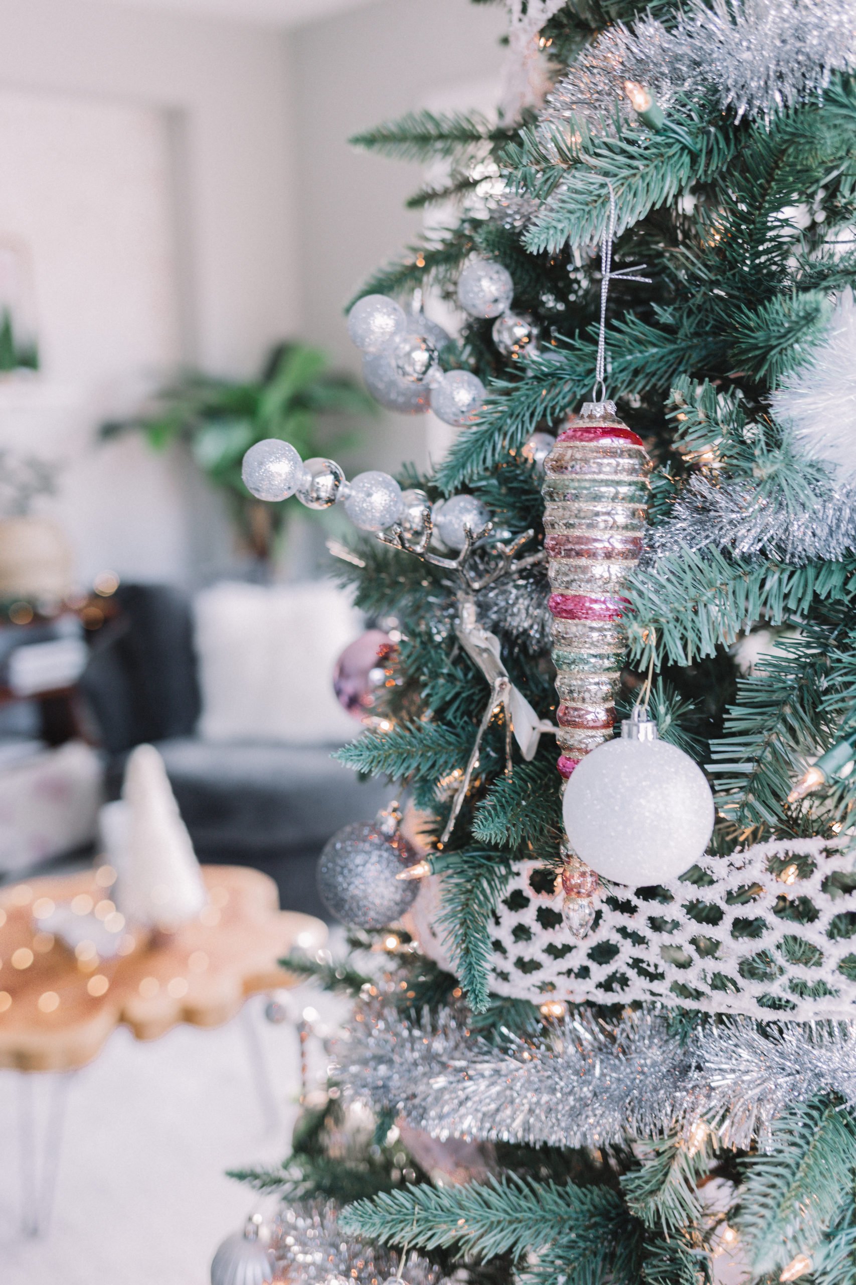 SimplyJandK_Holiday_Tree-in-Every-Room-23-scaled.jpg