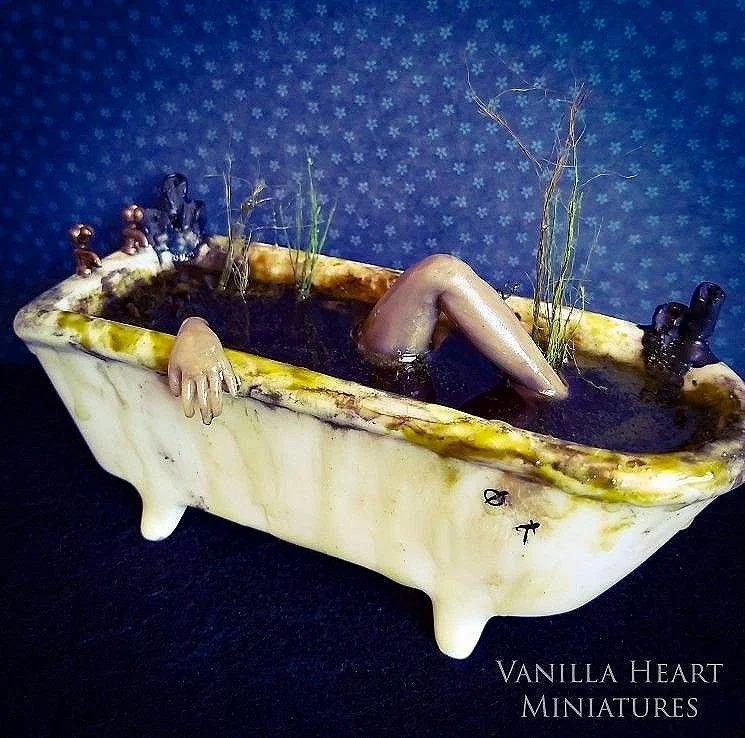1_12+OOAK+Dollshouse+Swamp+Witch%27s+Bath+Handmade+By+Vanilla+Heart+Miniatures+%F0%9F%96%A4%F0%9F%A6%B4.jpg