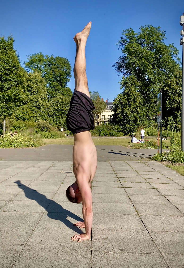 Handstand training in Brighton: 5 Steps