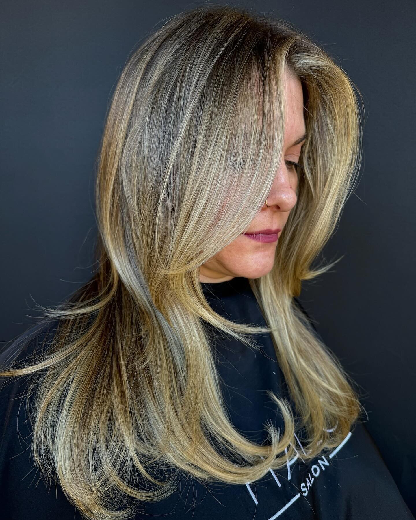 b e a t. this  x  @mclainecraig_halosalon 

Bronde hair Tennessee. Rossville Tennessee hairstylist. Memphis hairstylist. Original mineral Tennessee. Lived in blonde into. Lived in hair color.