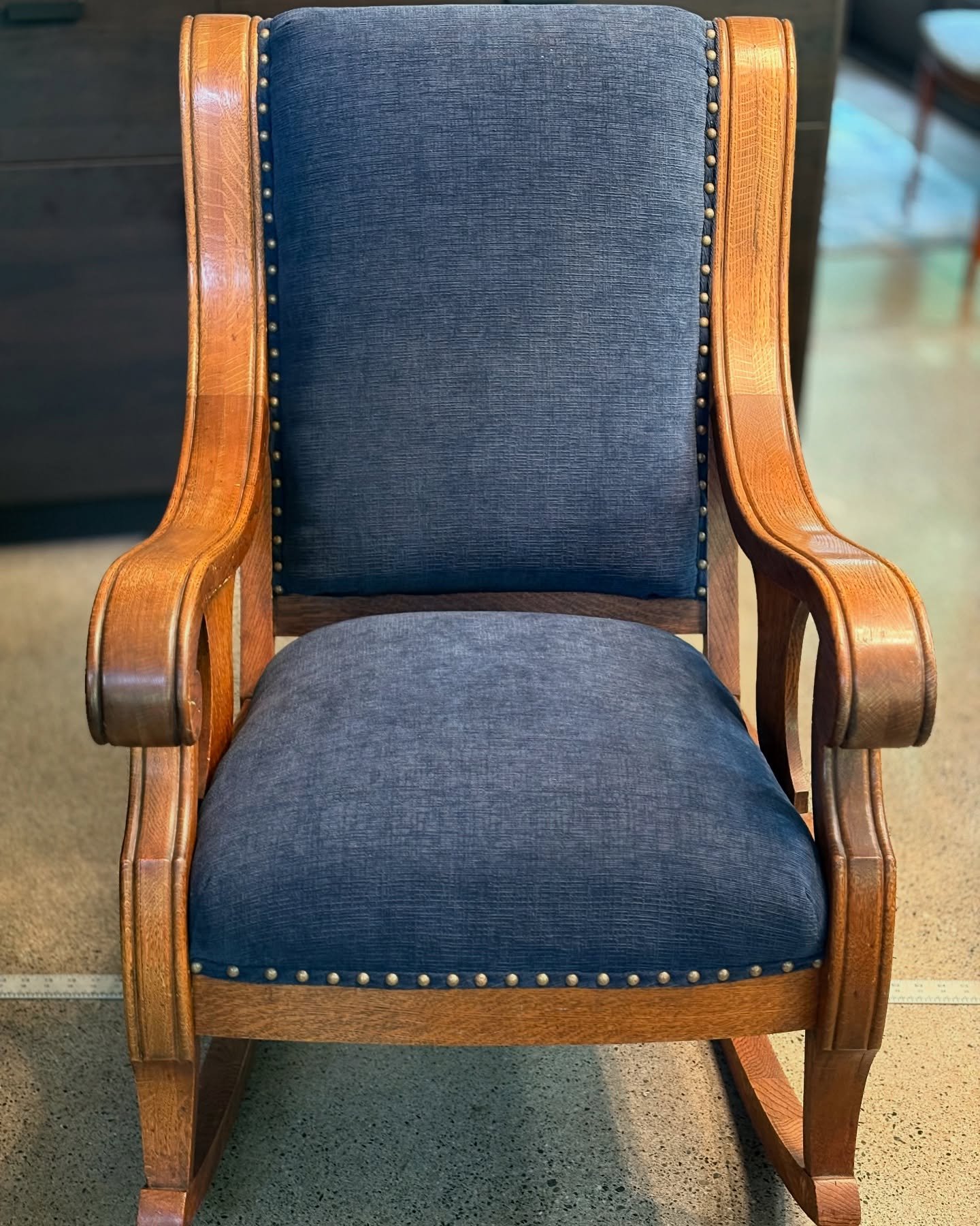 I&rsquo;m actually pretty pleased with how this rather simple reupholstery went. I took my time and made sure the nailhead trim was on point 👊🏻