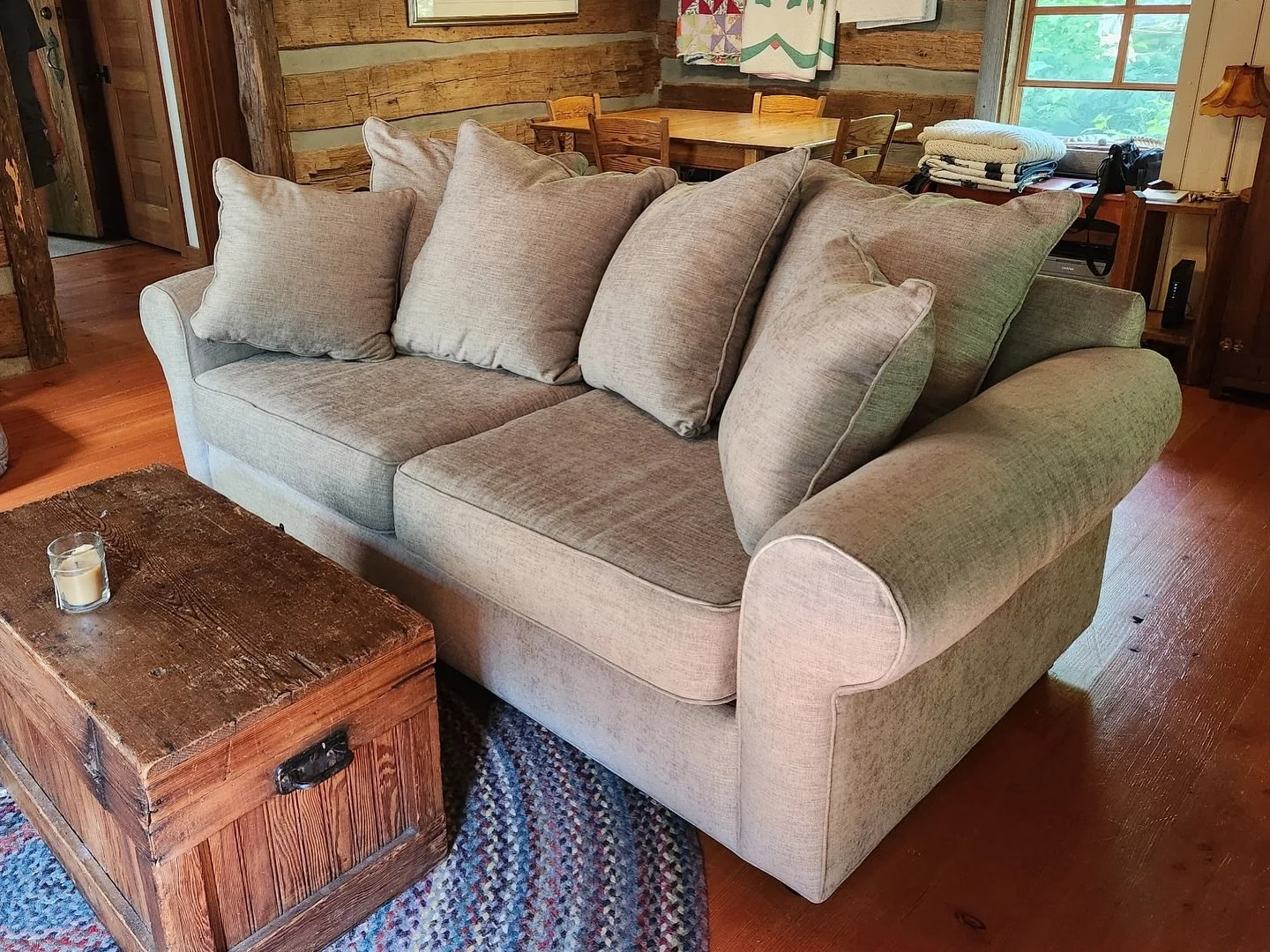 The hide-a-bed I finished a couple weeks ago finally has new faux down inserts and is already hosting guests. This transformation was a pleasure to do and really highlighted the solid frame hiding underneath a tired slipcover. Happy customers, happy 