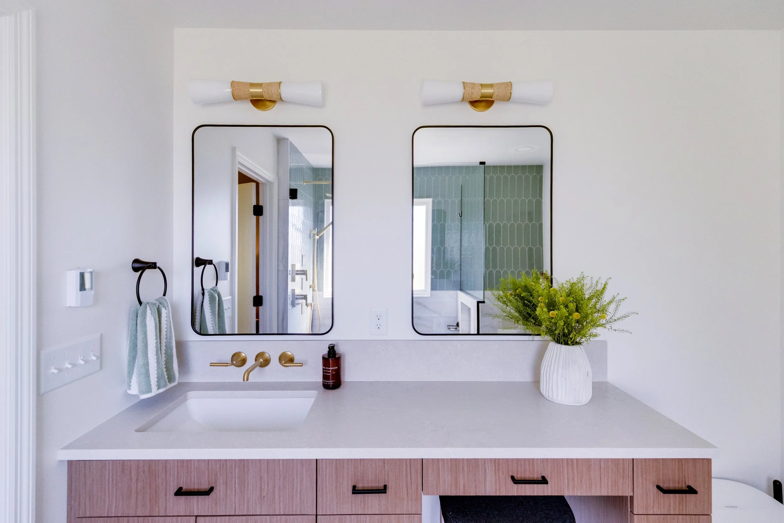 vanity wall closeup.jpg