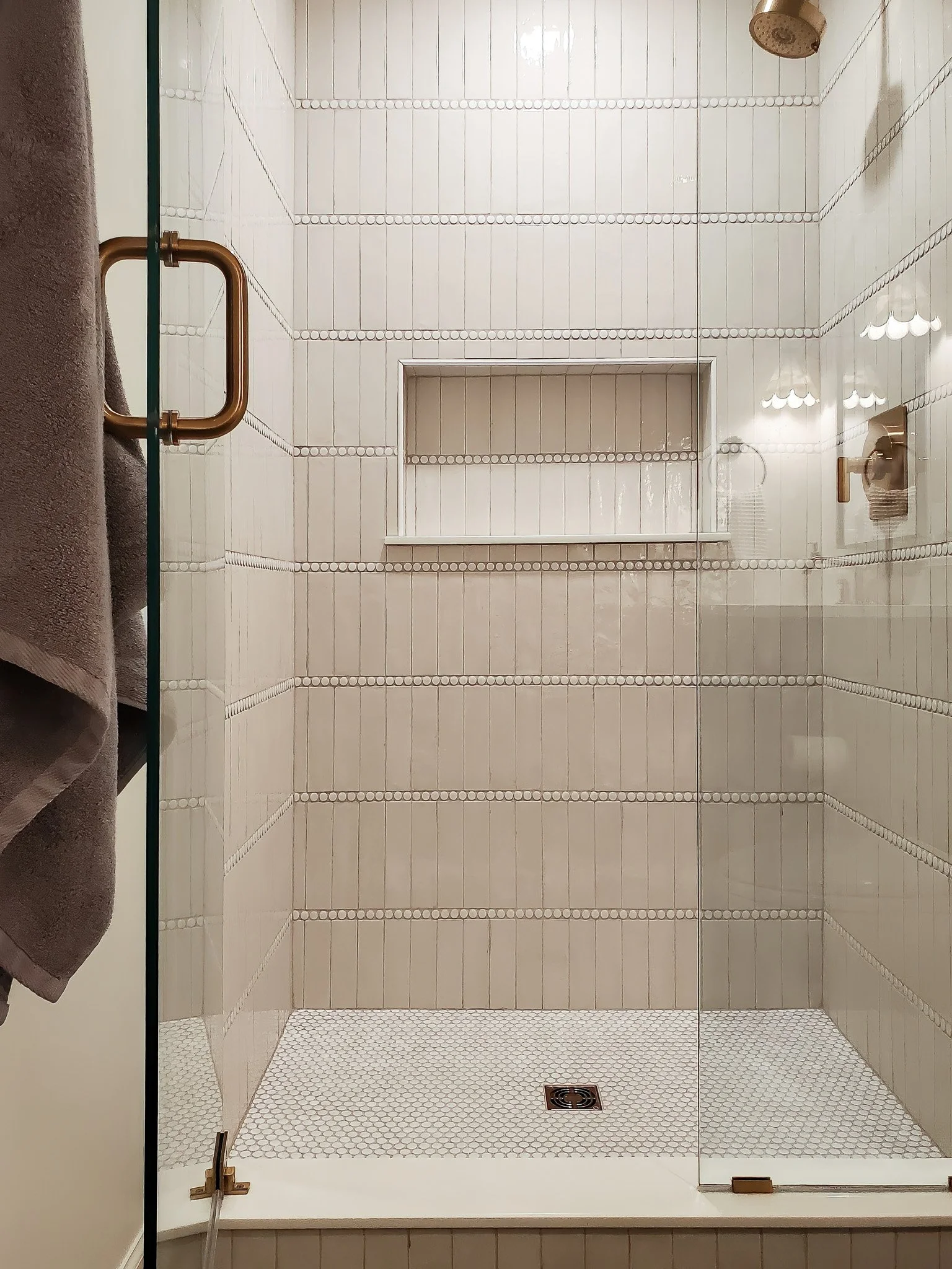 denoise upstairs guest bath 2.jpg