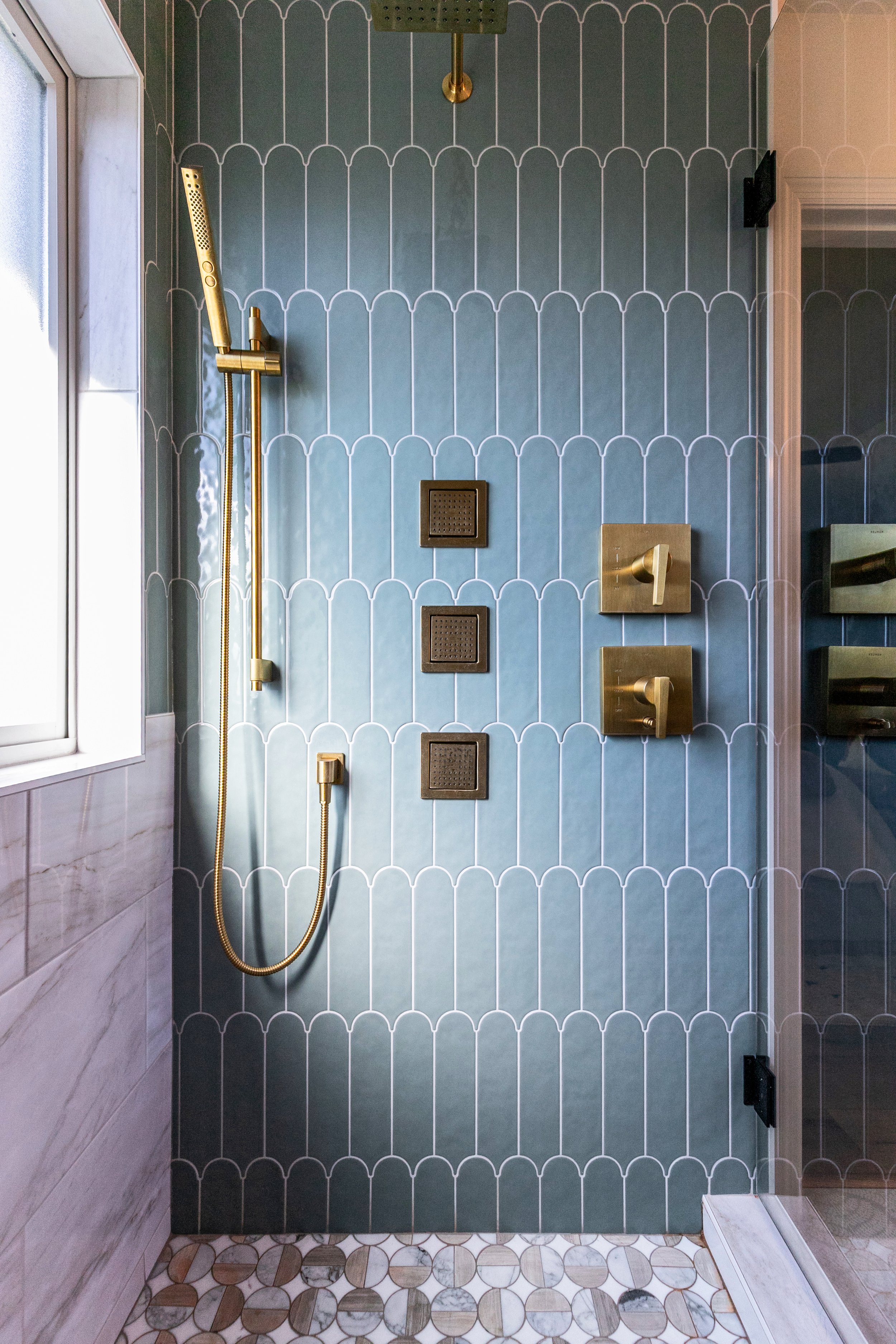 front face view of shower tile.jpg