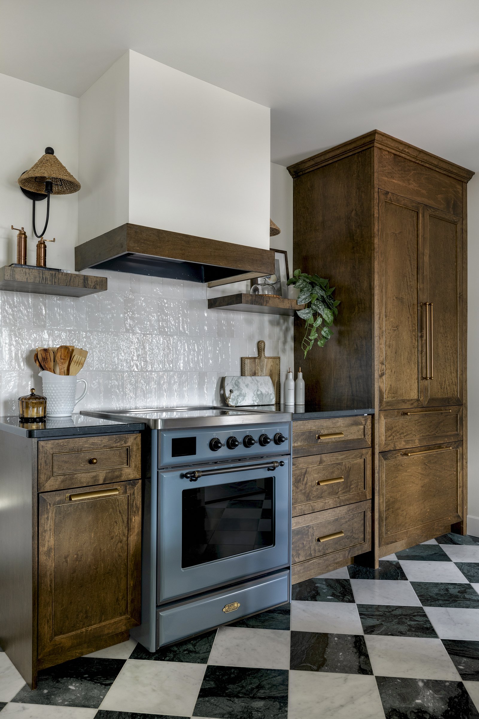 Kitchen stove wall view.jpg