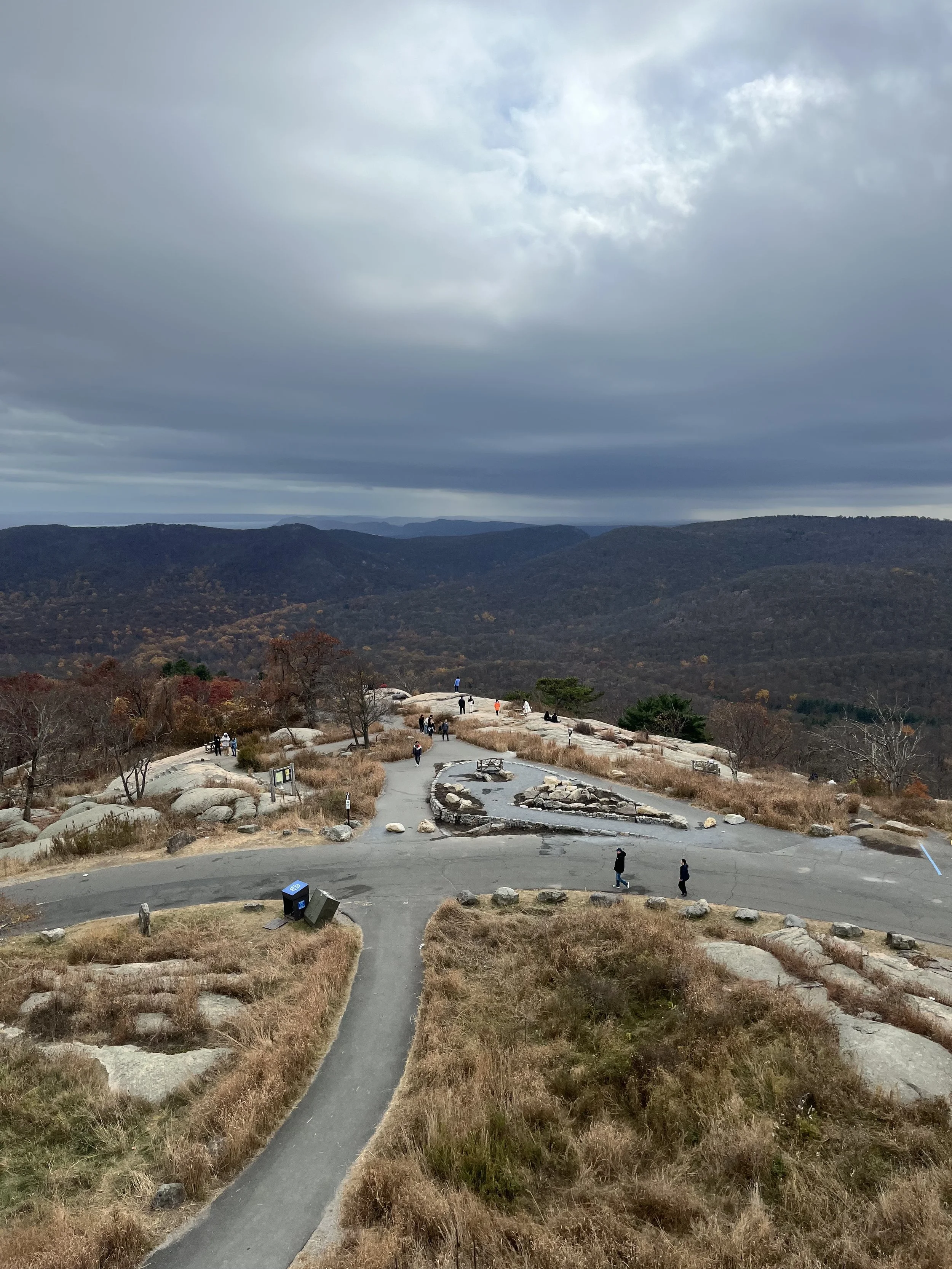 Image of the Perkins Lookout area of Bear Mountain
