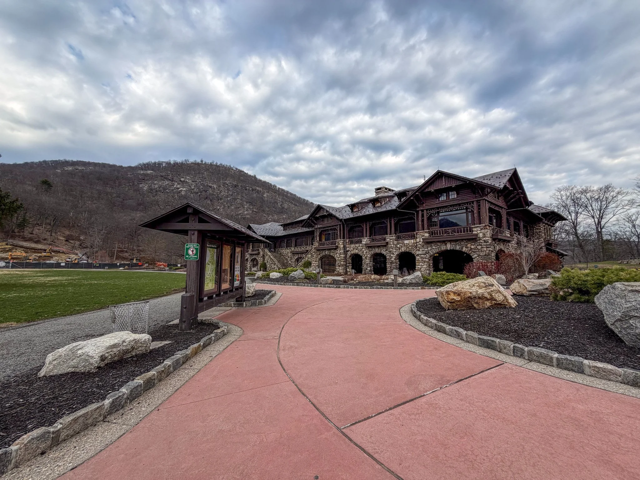 Bear Mountain Inn3.jpg