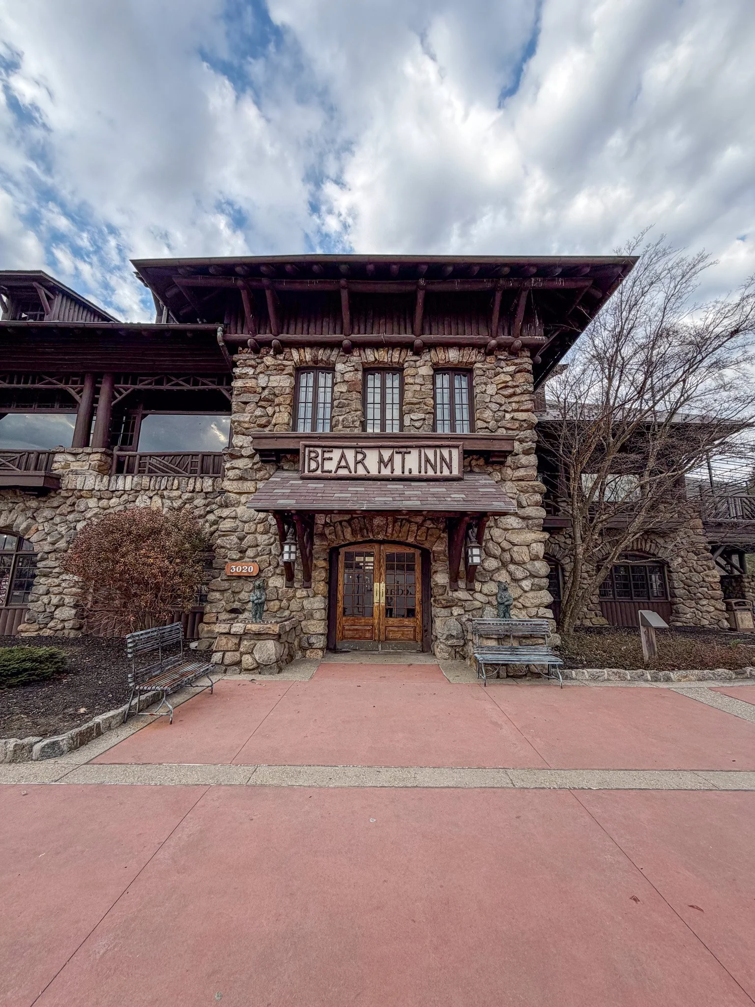 Bear Mountain Inn4.jpg