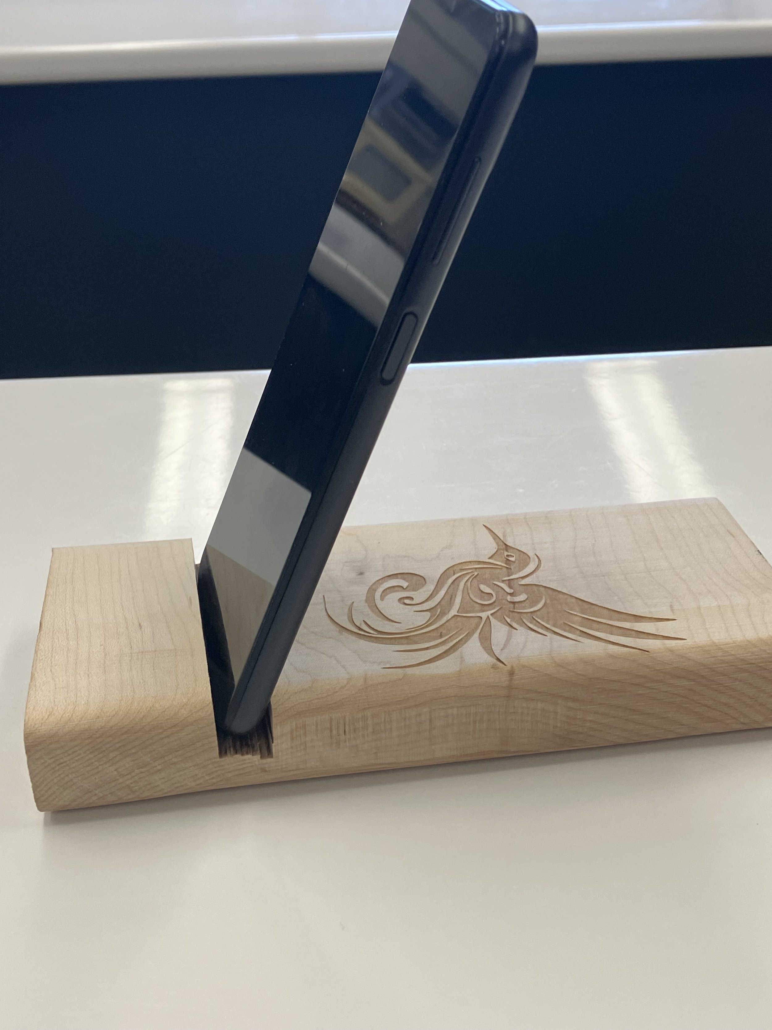 Support de téléphone en bois