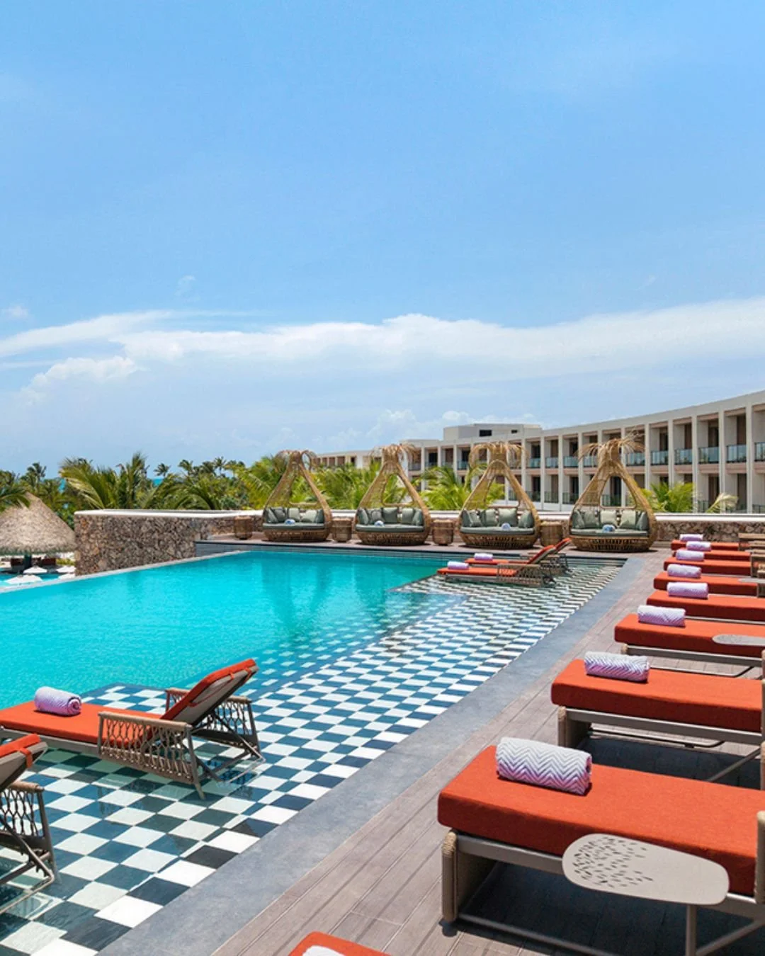 Escape to Hilton&rsquo;s Zemi Miches All-Inclusive Resort, where relaxation comes easy and luxury surrounds you. 🌴 

Relax in the place where gourmet dining and beachfront bliss are a given 🏖️ and everything is taken care of so you can just unwind 