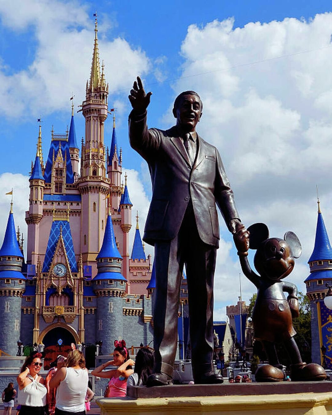 Lightning Lane? Park Hopper? Genie Planner? MNSSHP? 🤯

Planning a vacation to Walt Disney World can feel like learning a whole new language. The magic is real - but the overwhelm can be too, and that&rsquo;s where we come in ✨ 

As an Authorized Dis