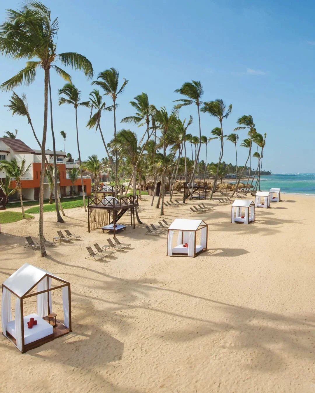 The world feels a *little* extra lately&hellip; so we think it&rsquo;s time for you to take yourself on that overdue vacation ✈️🌴

Imagine this: warm Caribbean air, your favorite cocktail in hand, and you&rsquo;re soaking in your private outdoor tub