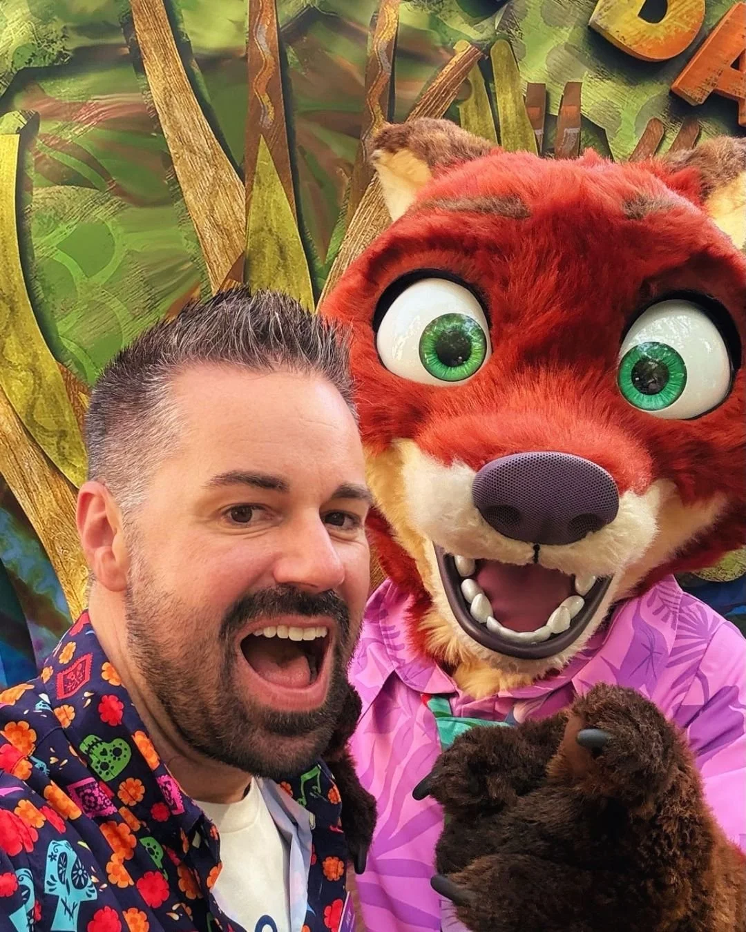 It took double the Nicks to deliver this one! 🦊✨ Nick + Nick Wilde are here with exciting BIG news&hellip;

Starting TODAY, you can book your Walt Disney World Resort vacation for travel all the way through October 31, 2027! 🎉✈️ And as your local E