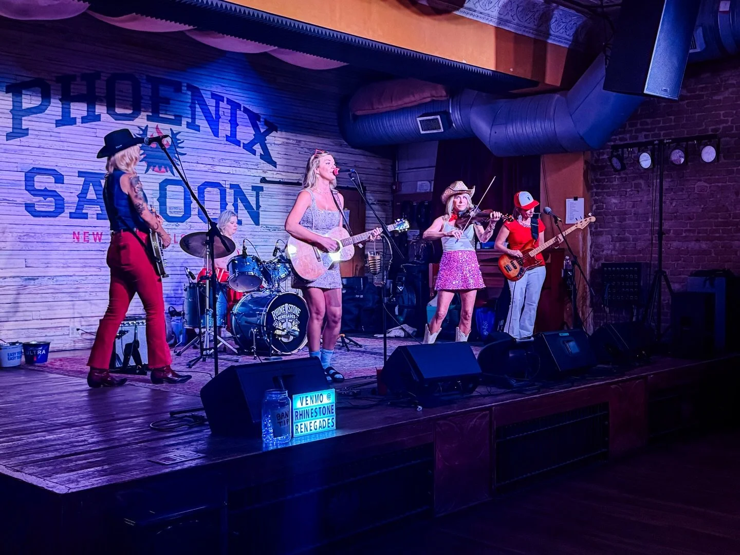 Thank you Phoenix Saloon for having us play last night! We love your crowd! Can&rsquo;t wait to play again soon! 
.
.
@thephoenixsaloon @carol.evans.5811 @leahdawnmusic @mandyrowden @dedelallymusic