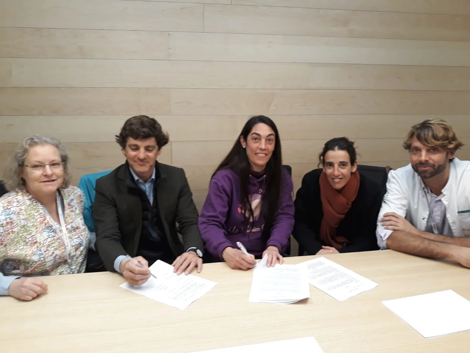 20200404 Firma convenio musicoterapia.JPG