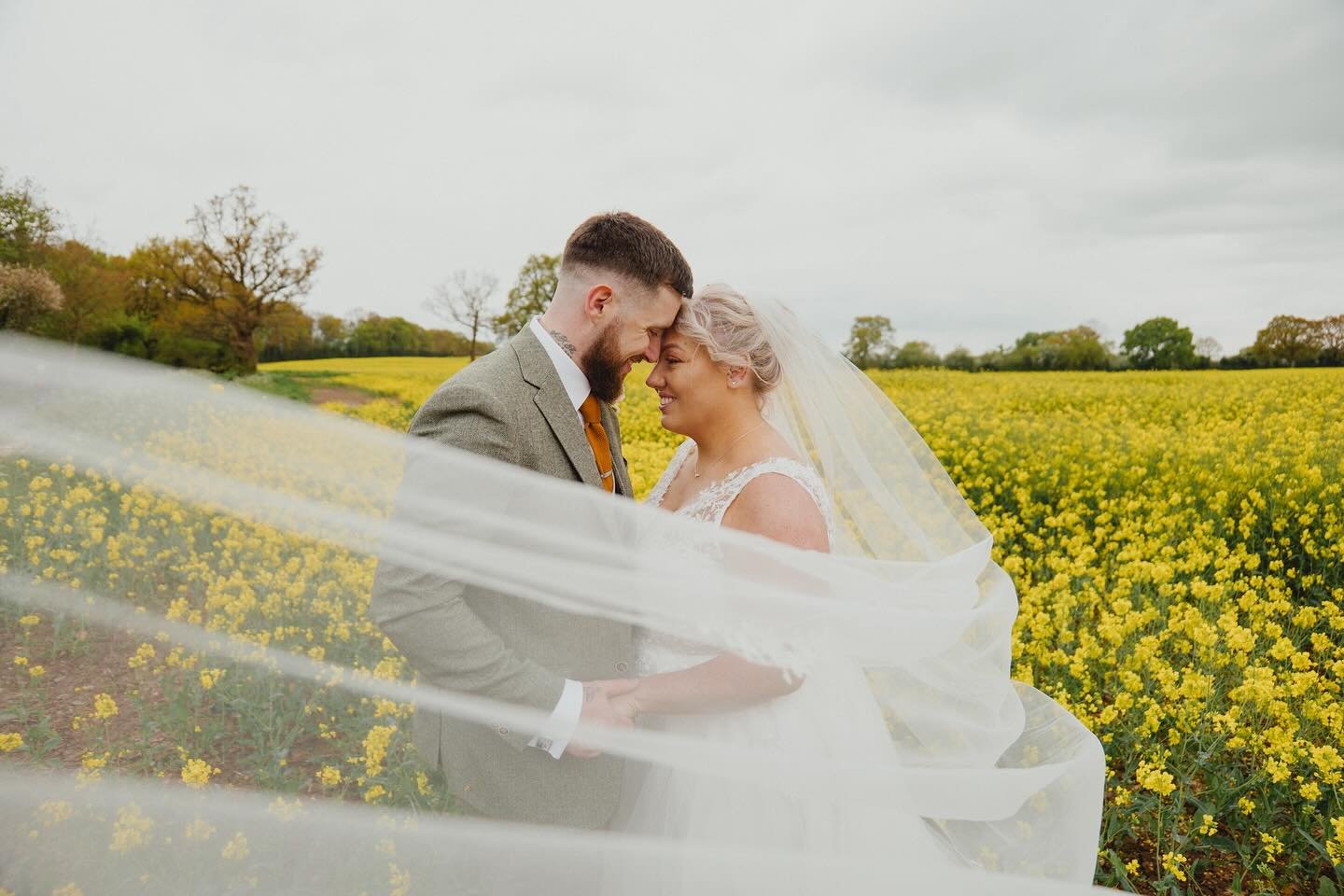 Beck &amp; Alex&rsquo;s wedding portraits 💛🌼✨

When I saw these rapeseed fields blooming, I had to ask Beck &amp; Alex if there were any near the church they got married at. Luckily there were! I&rsquo;m so happy we got some shots in this beautiful
