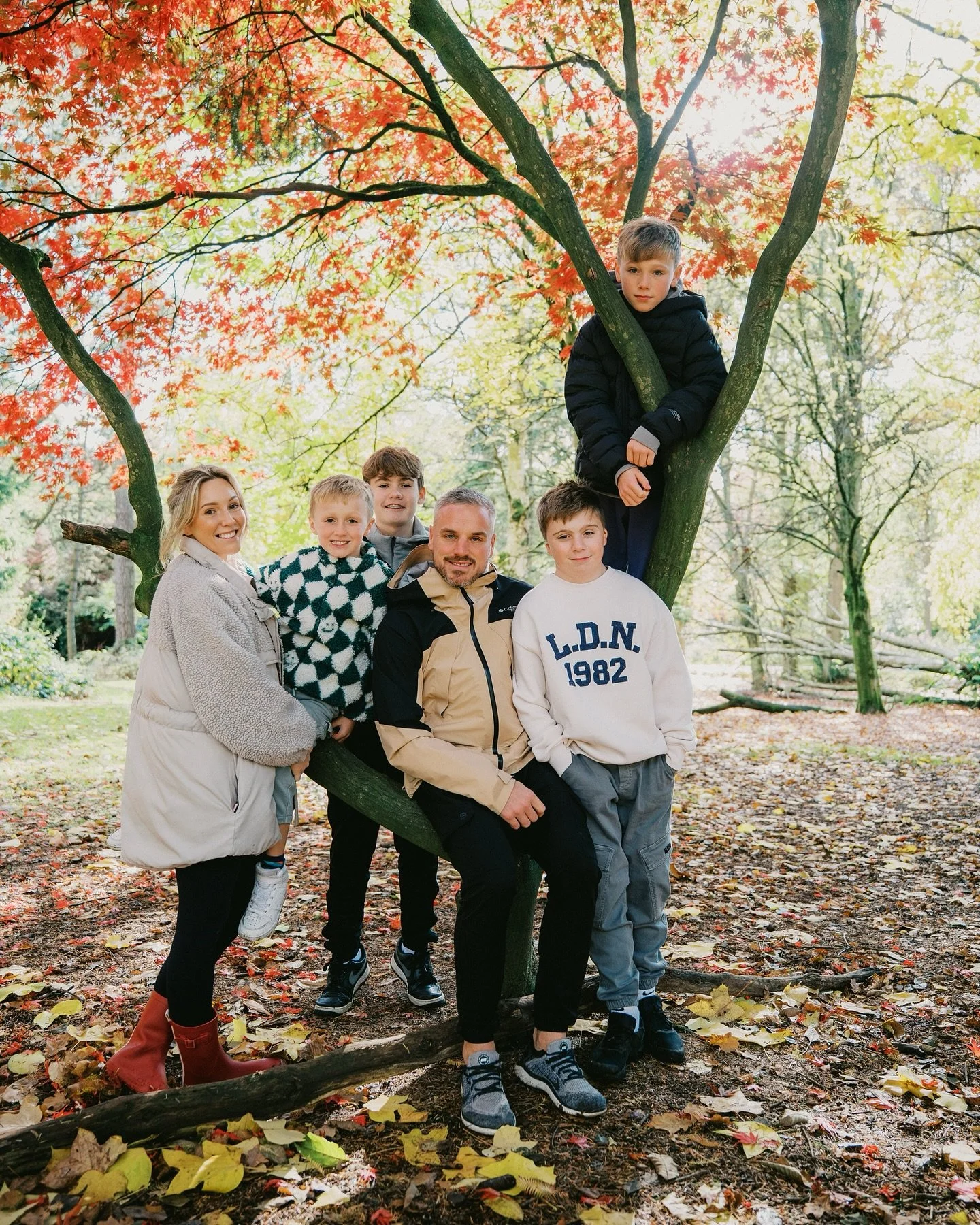 I had a blast capturing these autumnal family photos of Sophie, Stewart &amp; their boys on Saturday. 🍂

It was so fun to capture the boys playing &amp; climbing the trees 🌲📸🌿

Aren&rsquo;t the autumn colours gorgeous this year! 
If you&rsquo;re 