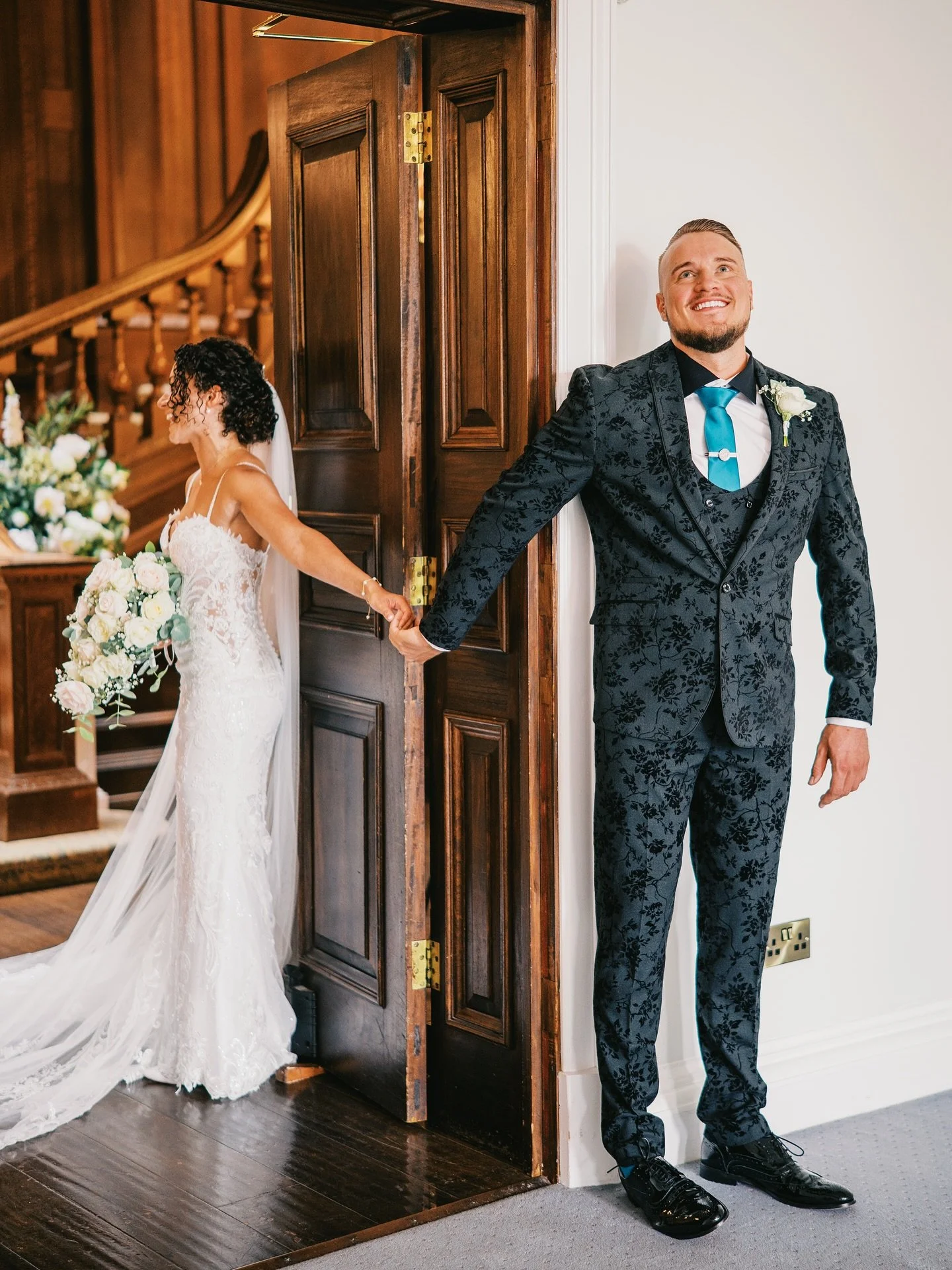 Victoria &amp; Ryans &lsquo;First Touch&rsquo; Moment 🤍

This was the first time I&rsquo;d photographed a first touch and I thought it was so lovely. 🥹
They seem to be a more popular thing in the US than the UK. 
If you&rsquo;ve never heard of it -