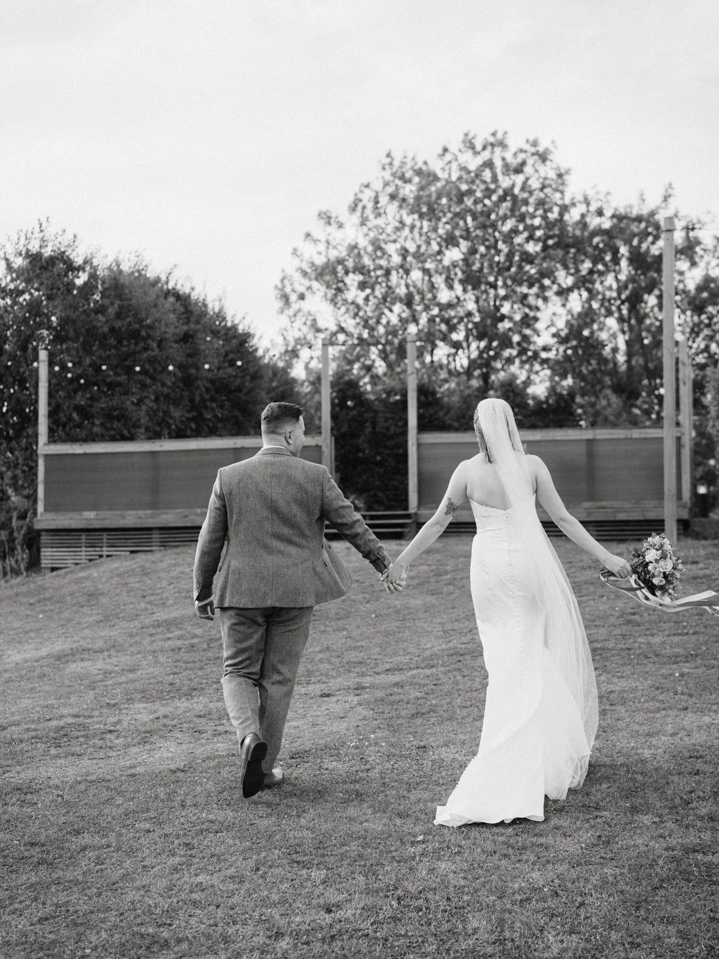 Couple Portraits with Holly &amp; Ben on their beautiful August summer wedding day at @thedodfordinn 🌞💐📸

#thedodfordinn #summerwedding #coupleportraits #weddingphotography #WeddingPhotographer #MidlandsWeddingPhotographer #2026wedding #2027weddin