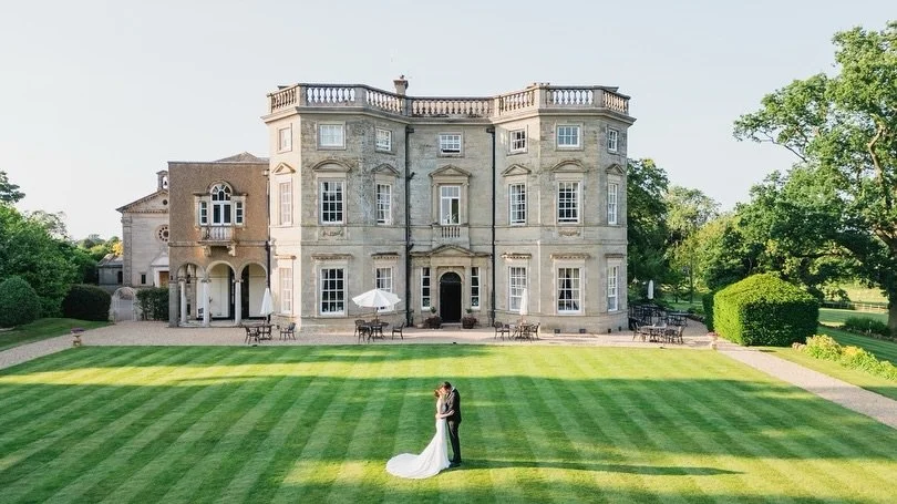 I am missing summer weddings and shooting at the beautiful @bourtonhall so much! 🌞

Throwback to Lucy &amp; Shane&rsquo;s stunning wedding day last June. There&rsquo;s so many images from this day that I love, shame I can&rsquo;t post them all 😆🍋✨