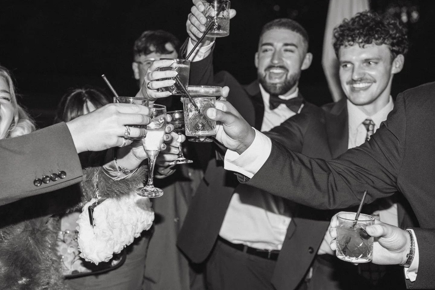 Cheers to the weekend!🥂🍻

A collection of black and white images from Ellie &amp; Greg&rsquo;s beautiful wedding at Bourton Hall back in October 📸✨🖤🍂

#weddingphotography #weddingphotographer #midlandsweddingphotographer #bourtonhall #ukweddingp