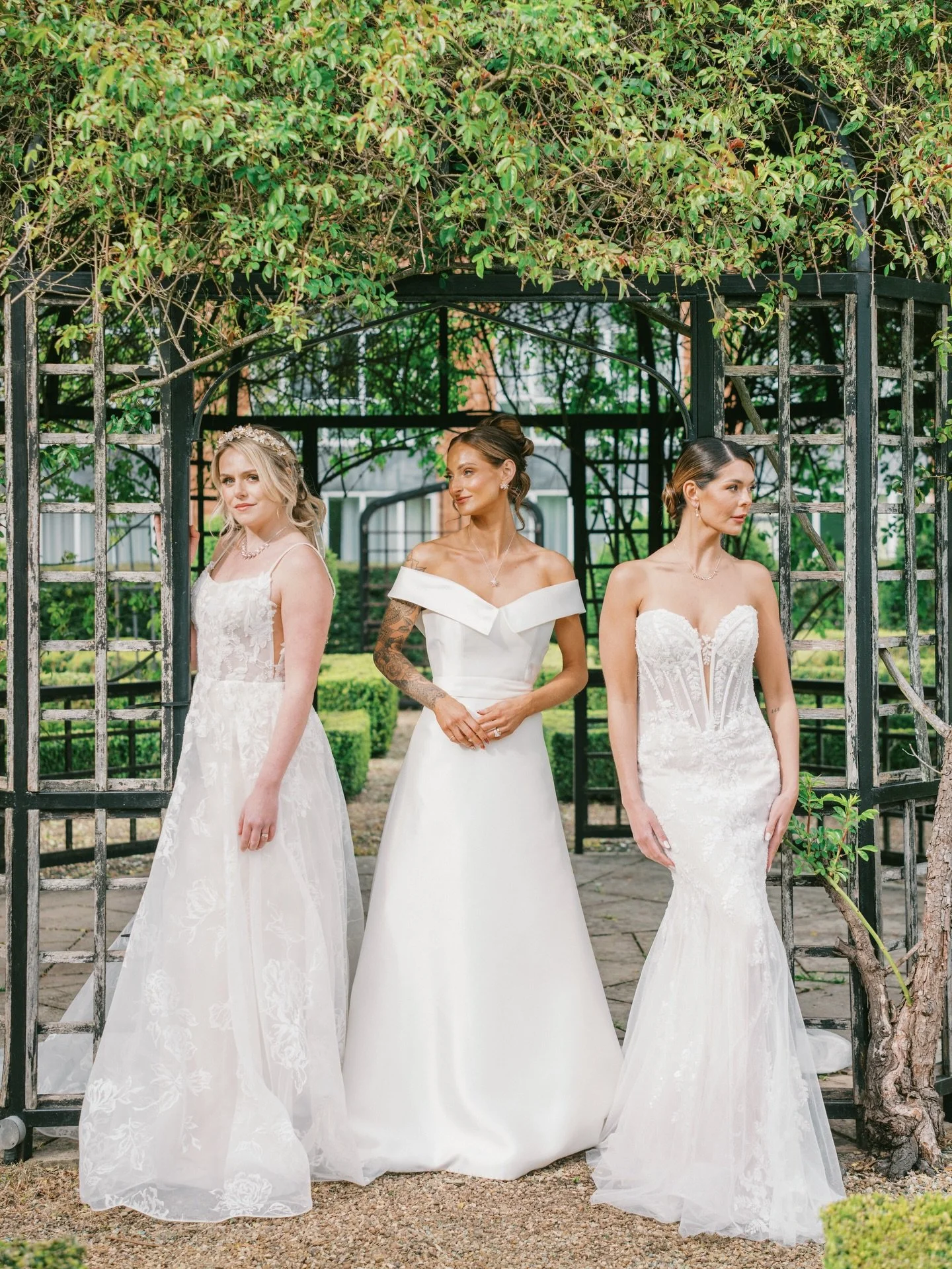 Model Photos from the brilliant Bridal - Beauty - Branding education day hosted by @sirenhairart @bliss_sustainablesalon @daniellelouiseartistry a few weeks ago. ✨👰🏼&zwj;♀️🤍

I also had the pleasure of capturing headshot photos for those who atten