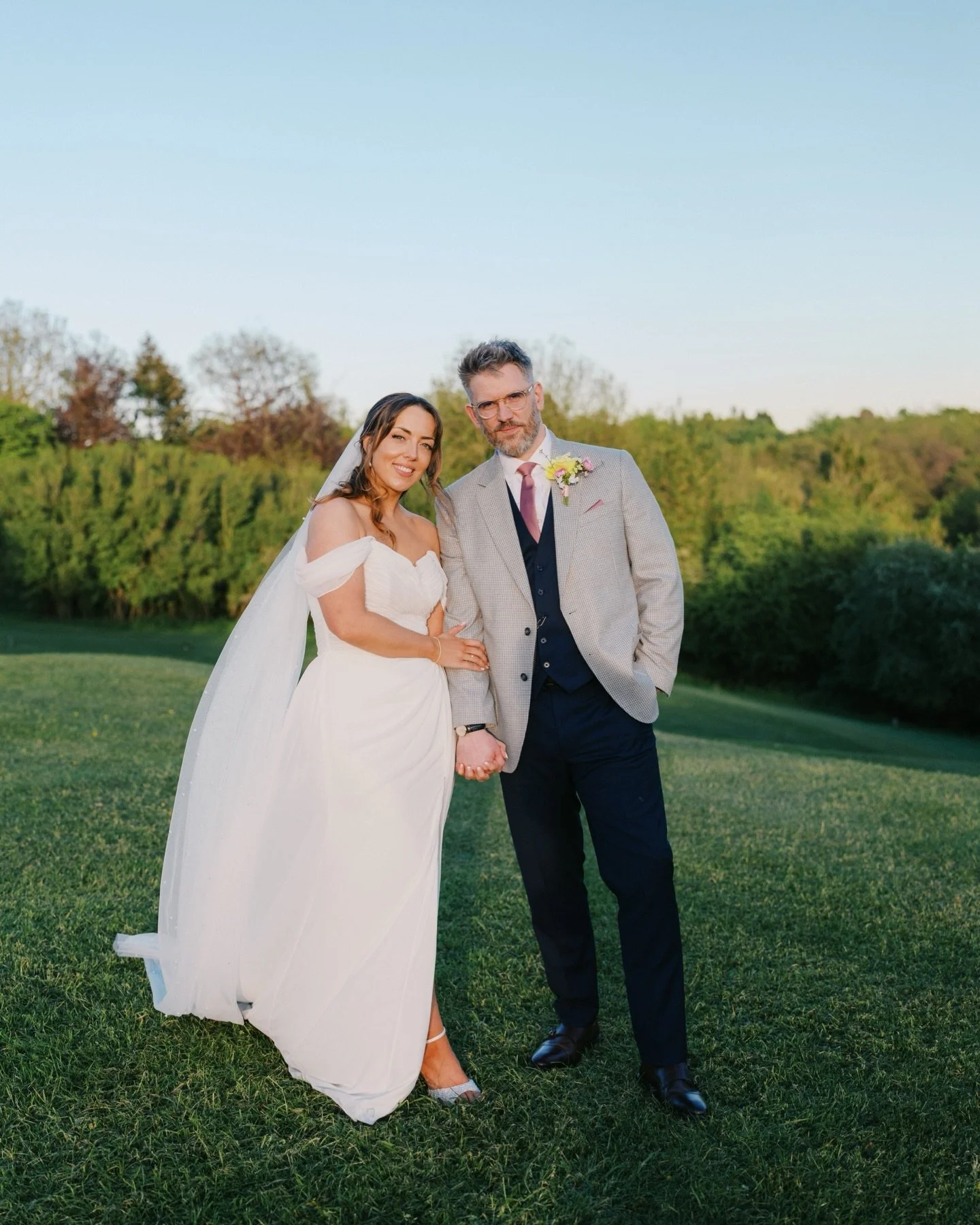 Kirstie &amp; Paul&rsquo;s Wedding - 30/04/26 💍

K&amp;P had a &lsquo;twilight&rsquo; wedding, getting married at 5pm. They wanted less of a formal, traditional wedding and more of a relaxed vibe with a good party, and they knew how to party! 😆🎉🥂