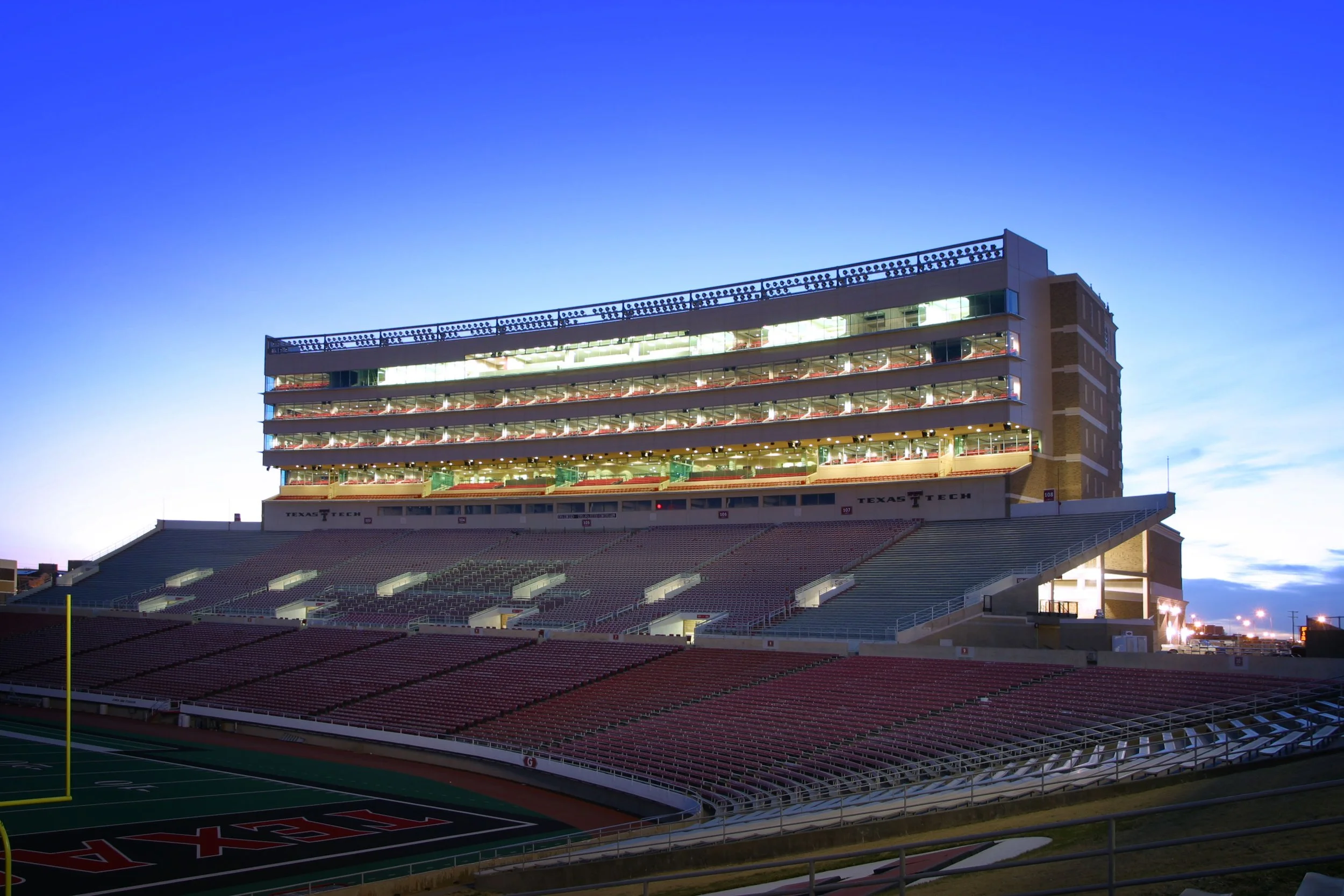 jones-att-stadium-west-building-5.jpg