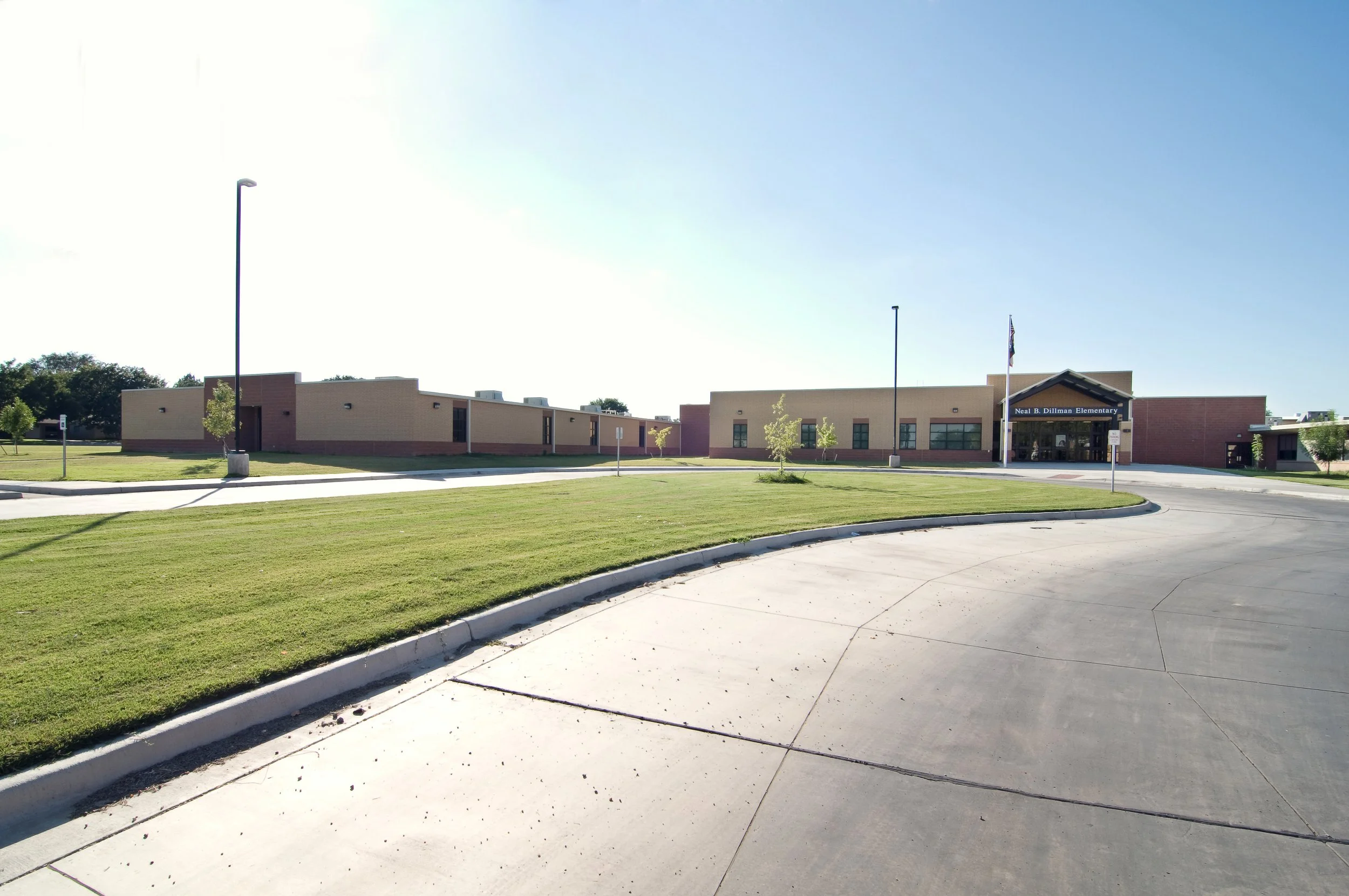 dillman-elementary-school-building-6.jpg