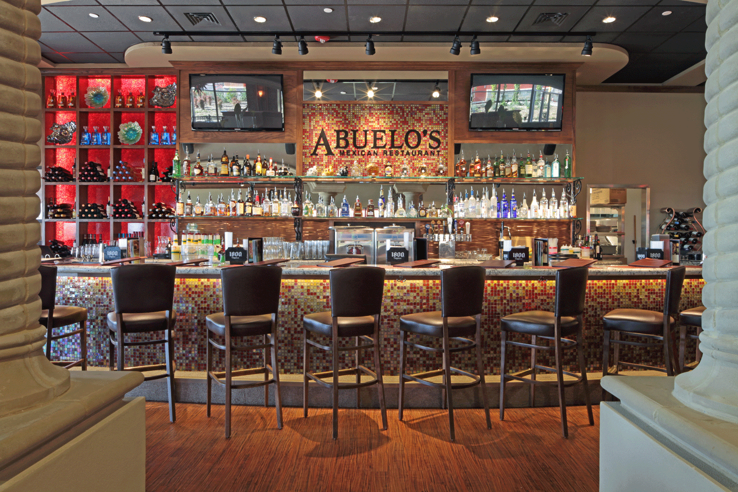 abuelos-restaurant-4.gif