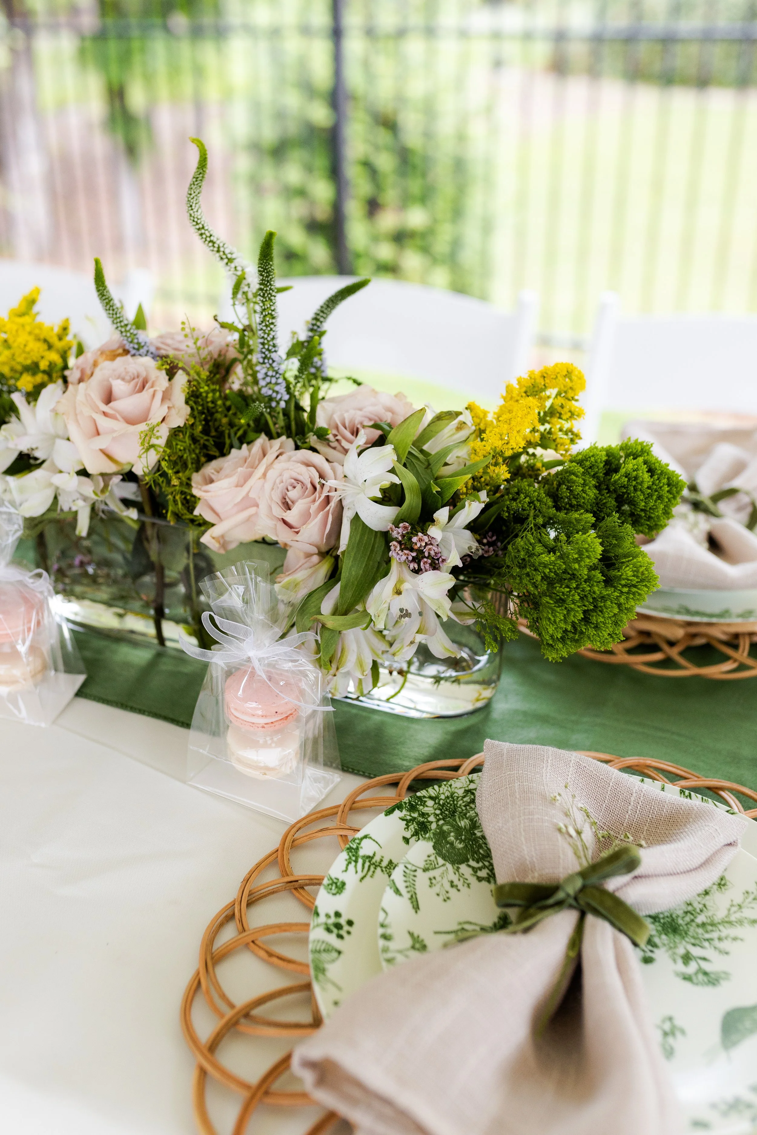 2-Pack Macaron Favor on event table