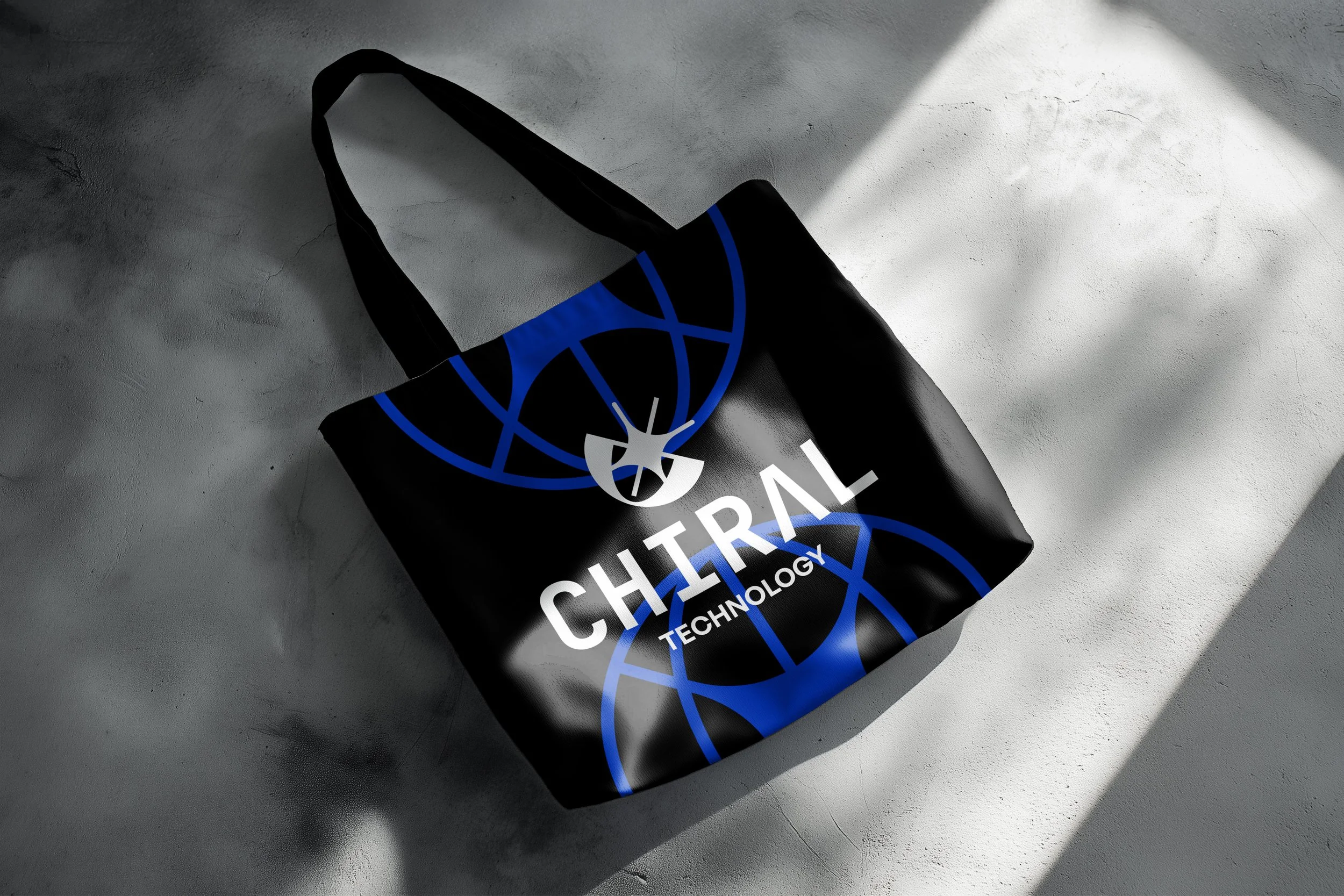 06 Free PSD Canvas Bag Mockup On Floor.jpg